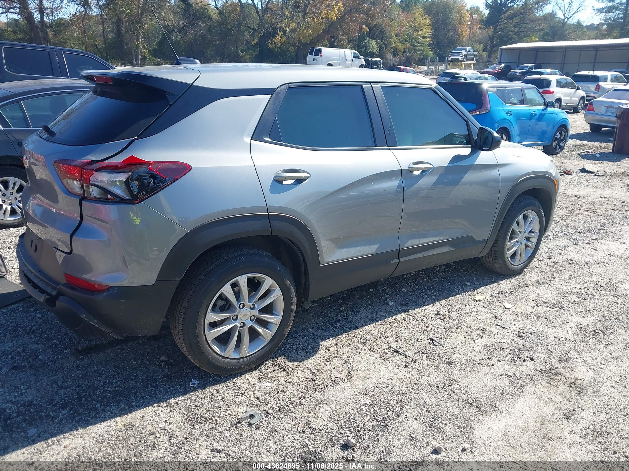 CHEVROLET TRAILBLAZER image 4