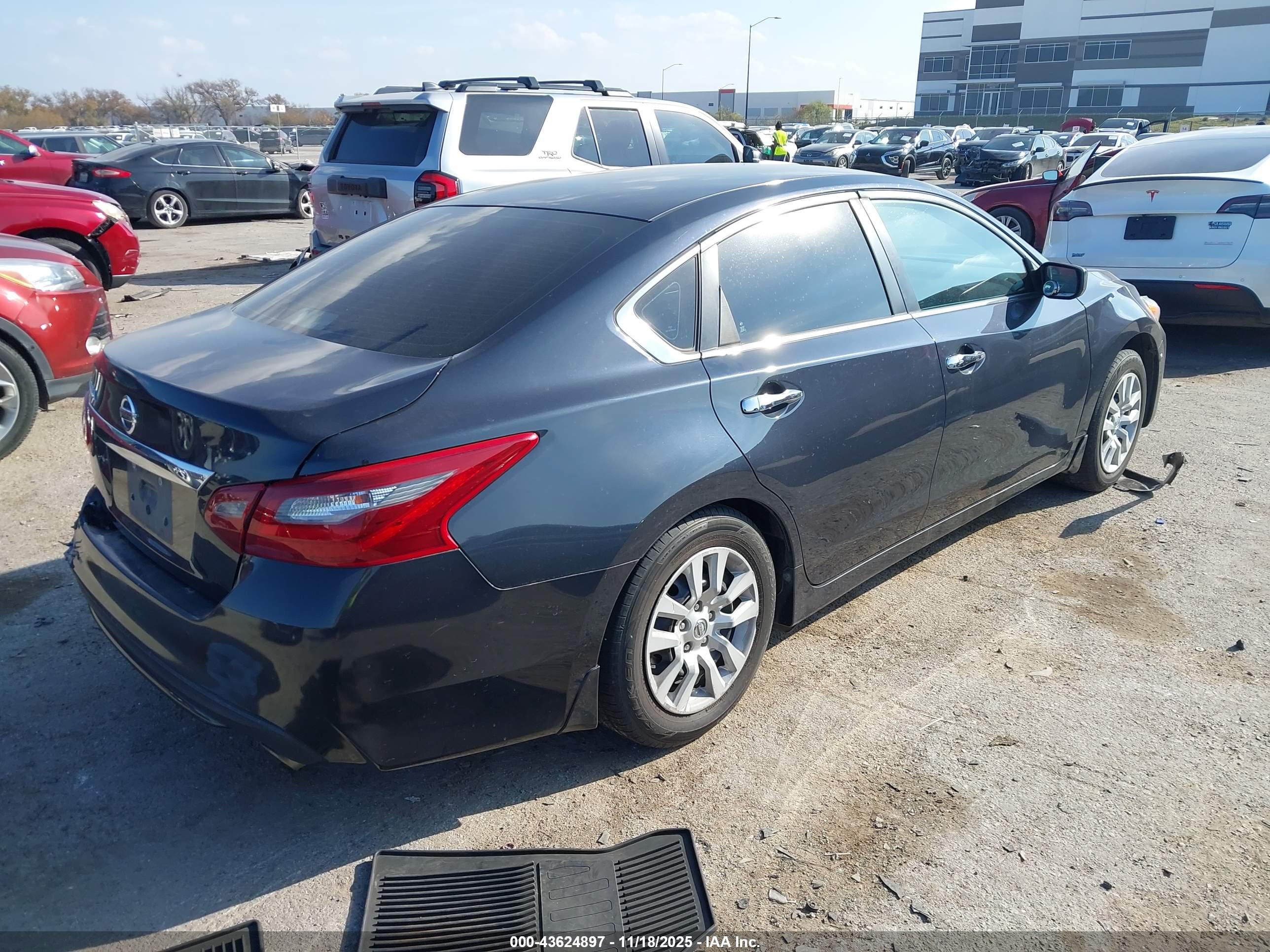 NISSAN ALTIMA image 4