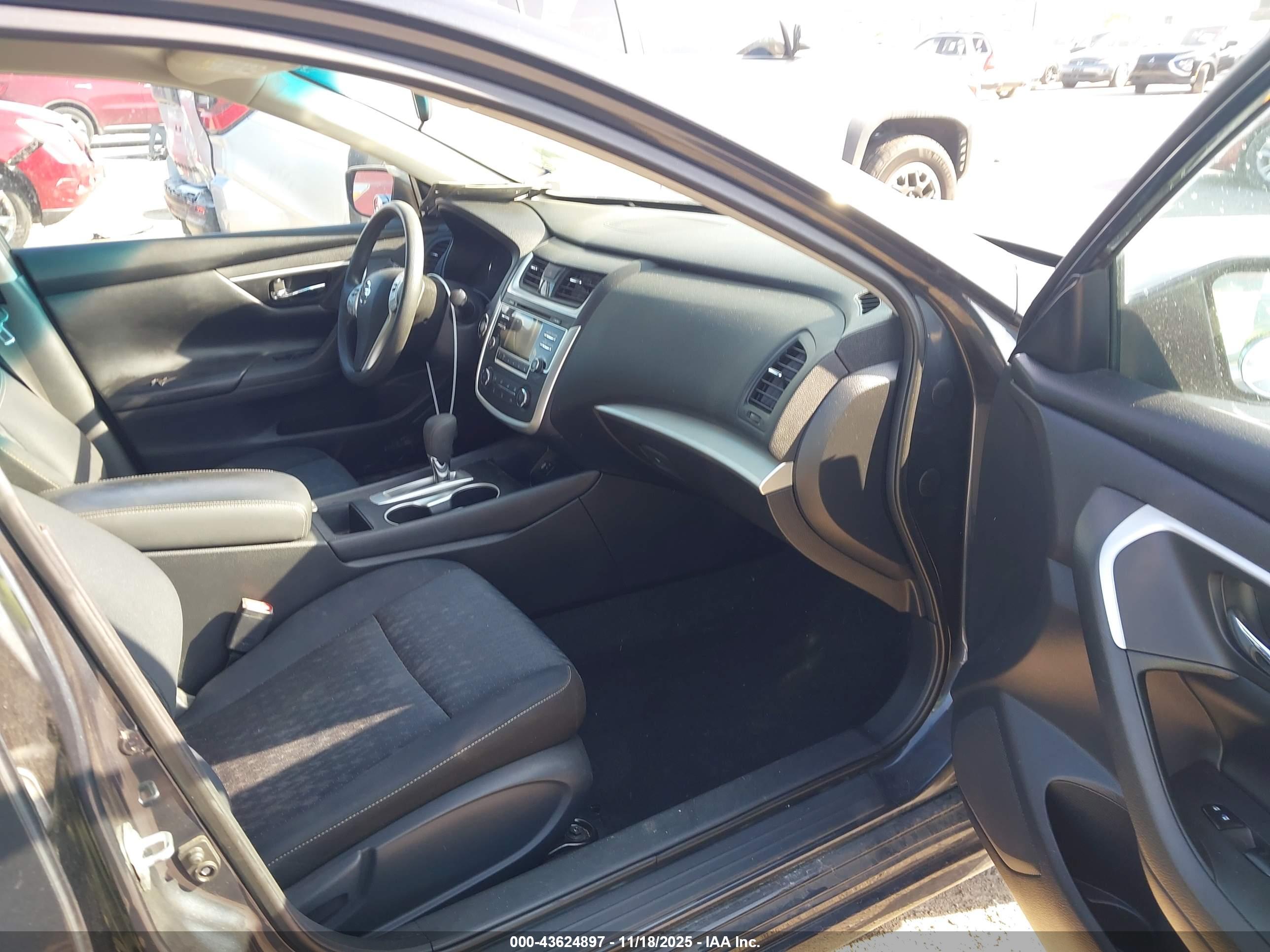 NISSAN ALTIMA image 5