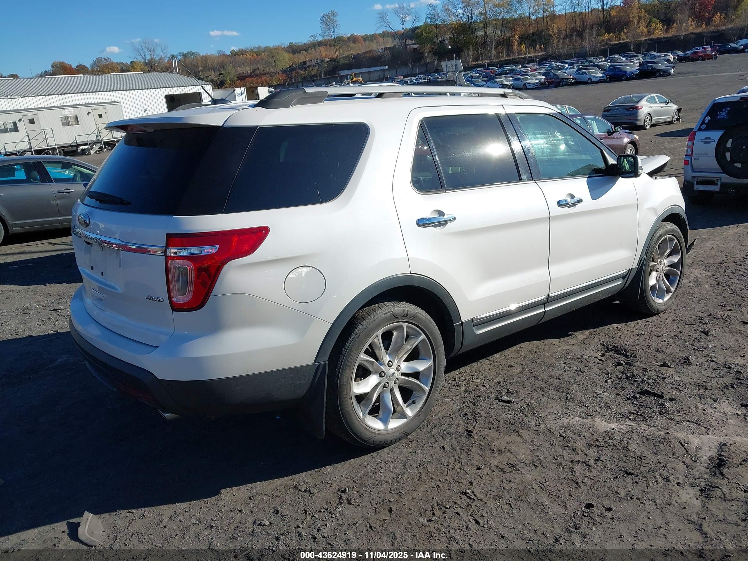 FORD EXPLORER image 4