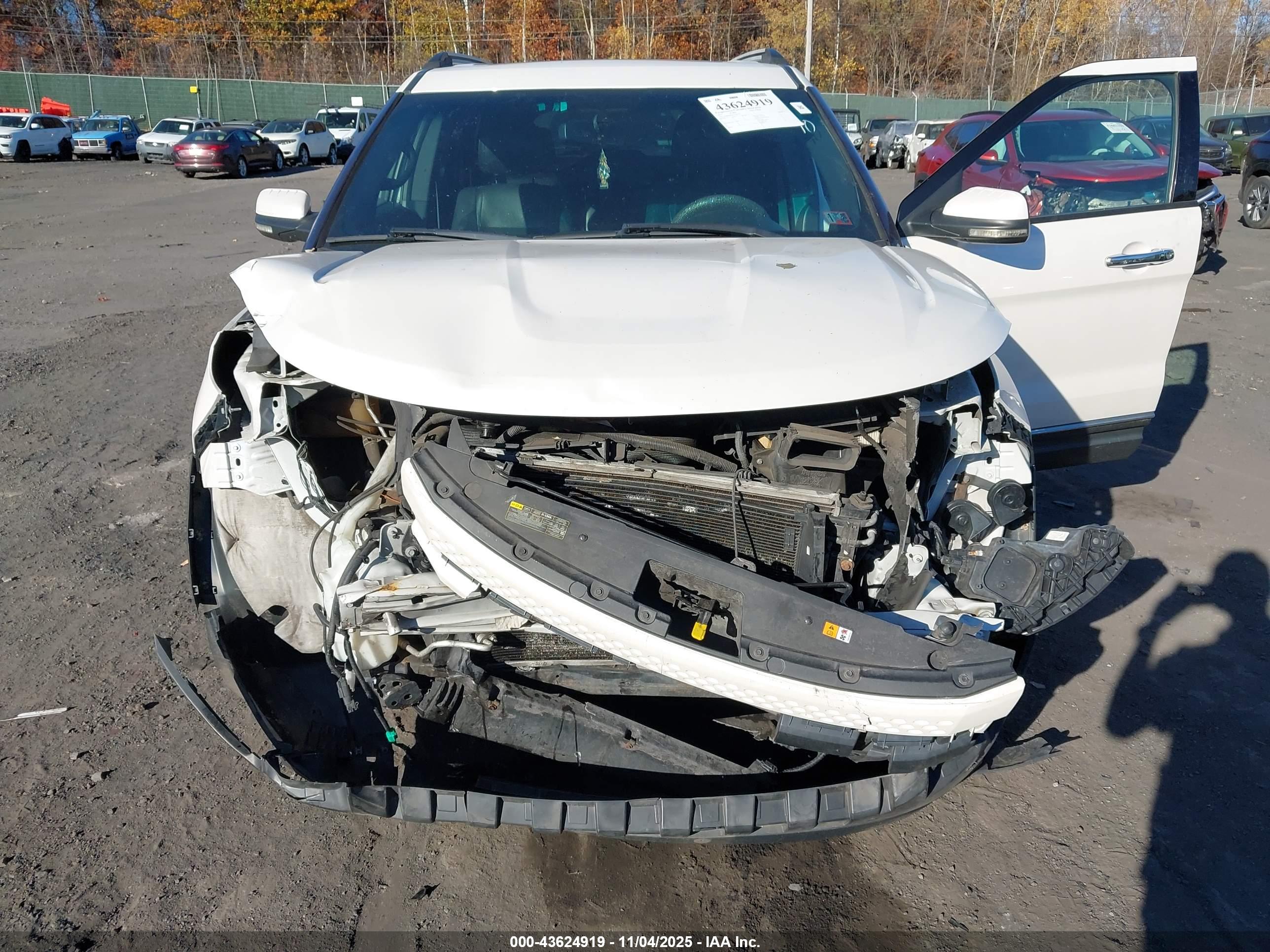 FORD EXPLORER image 6