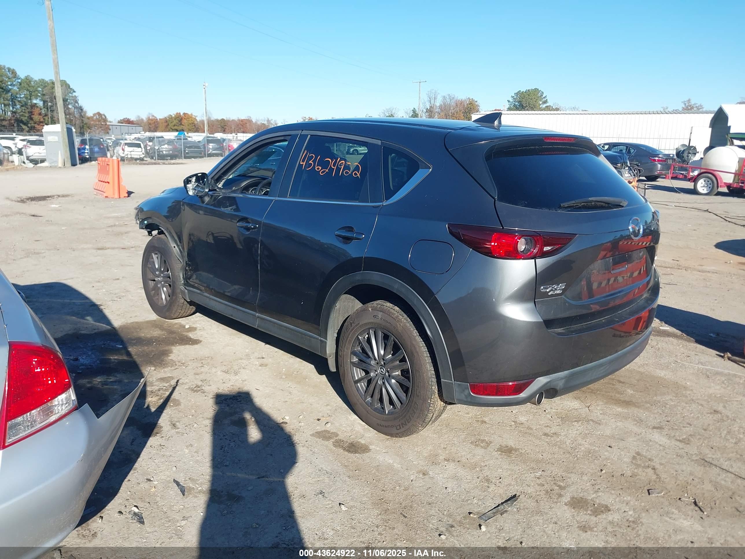MAZDA CX-5 image 3
