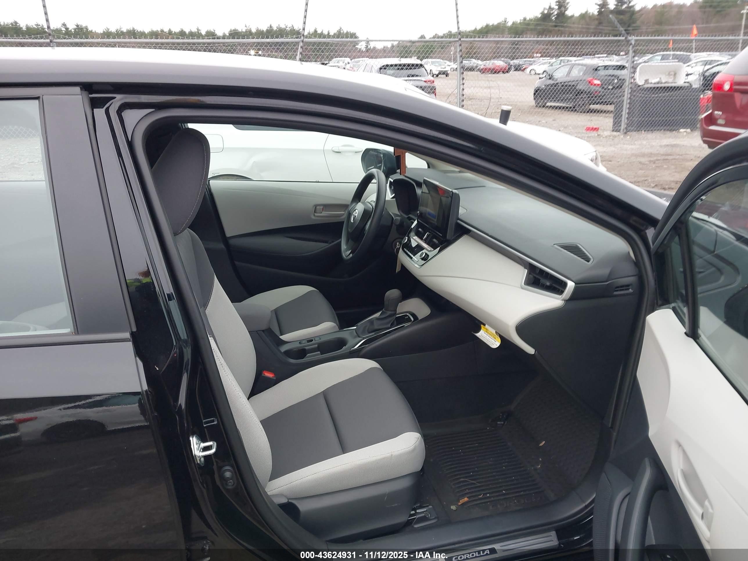 TOYOTA COROLLA image 5
