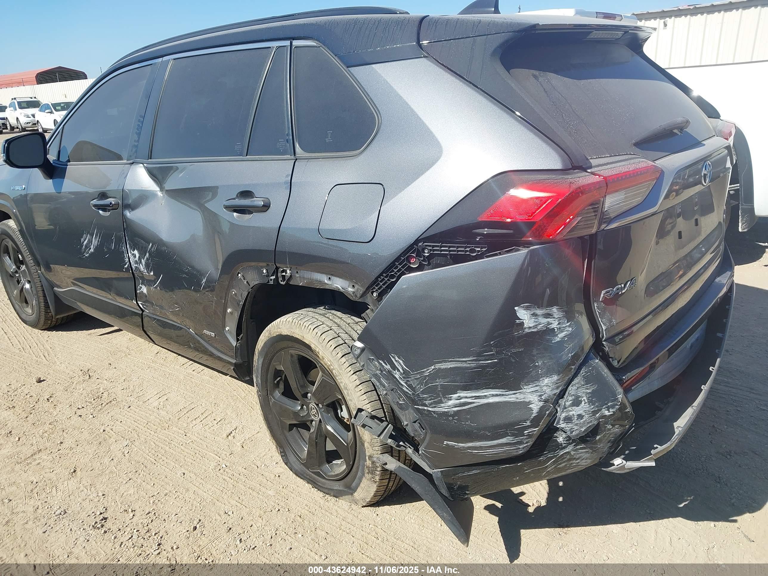 TOYOTA RAV4 image 6