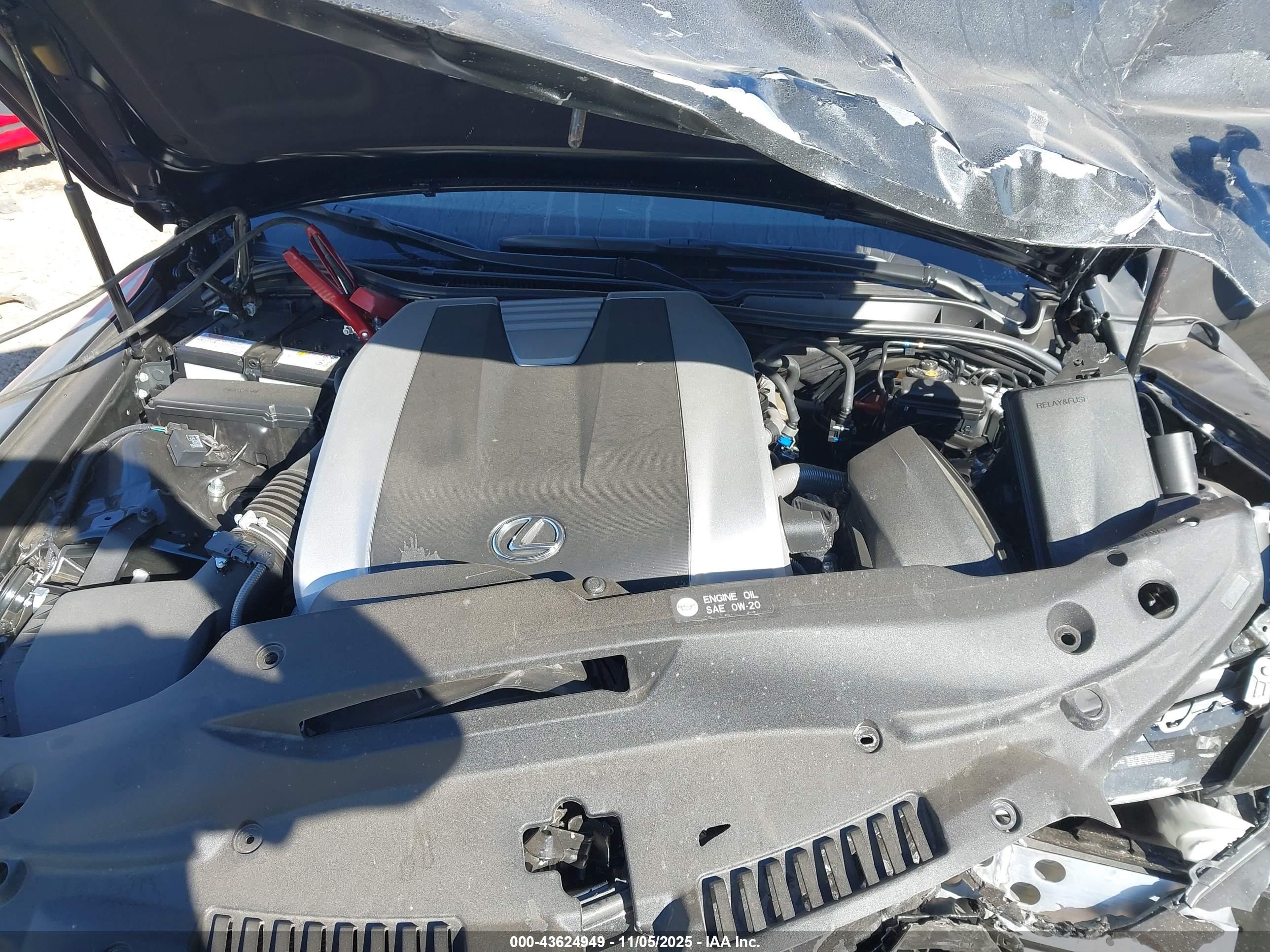 LEXUS IS image 10