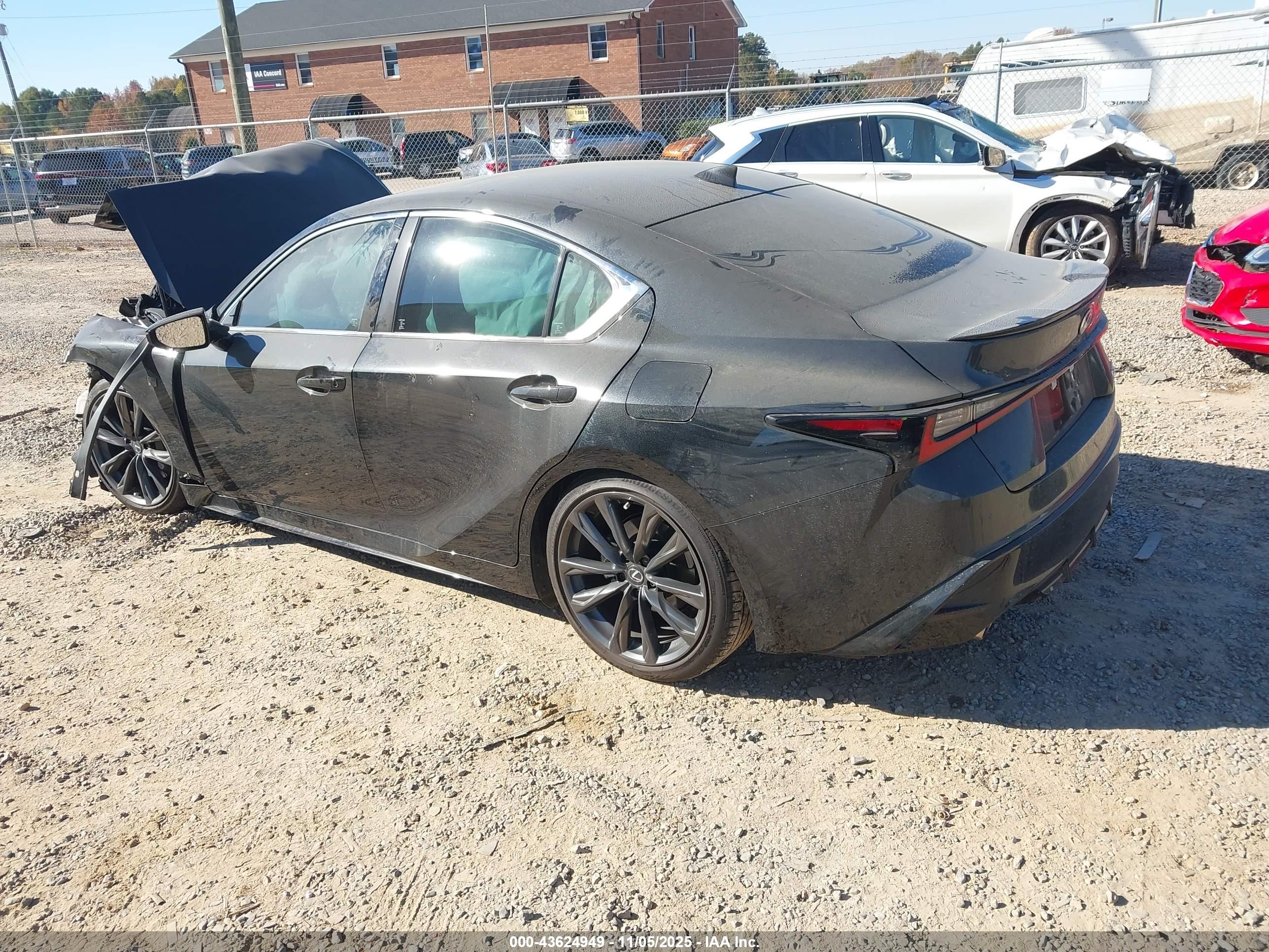 LEXUS IS image 3