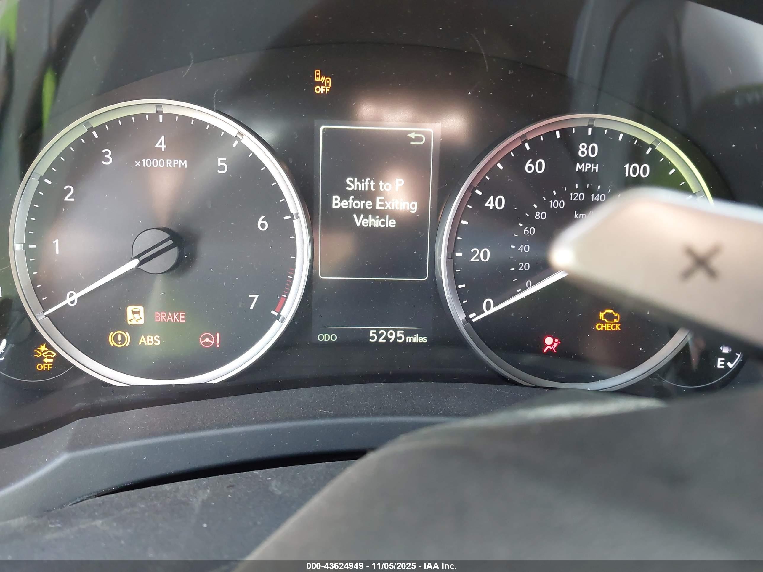 LEXUS IS image 7