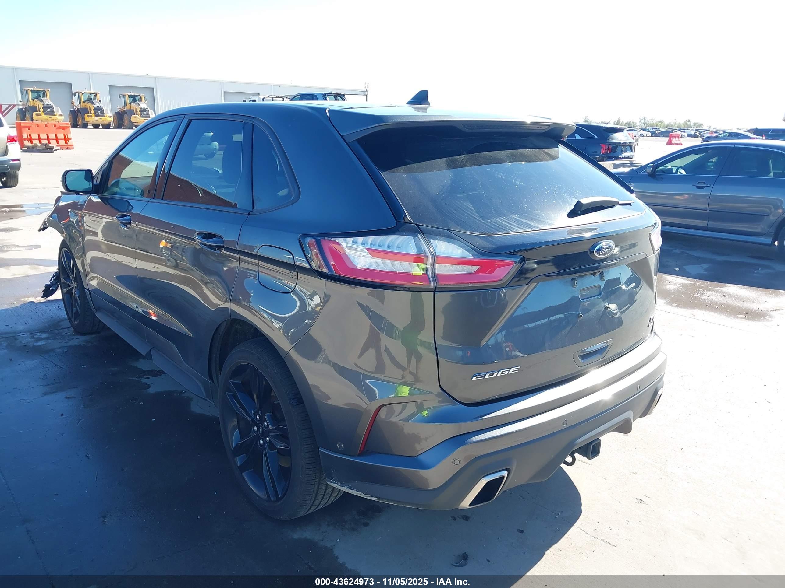 FORD EDGE image 3
