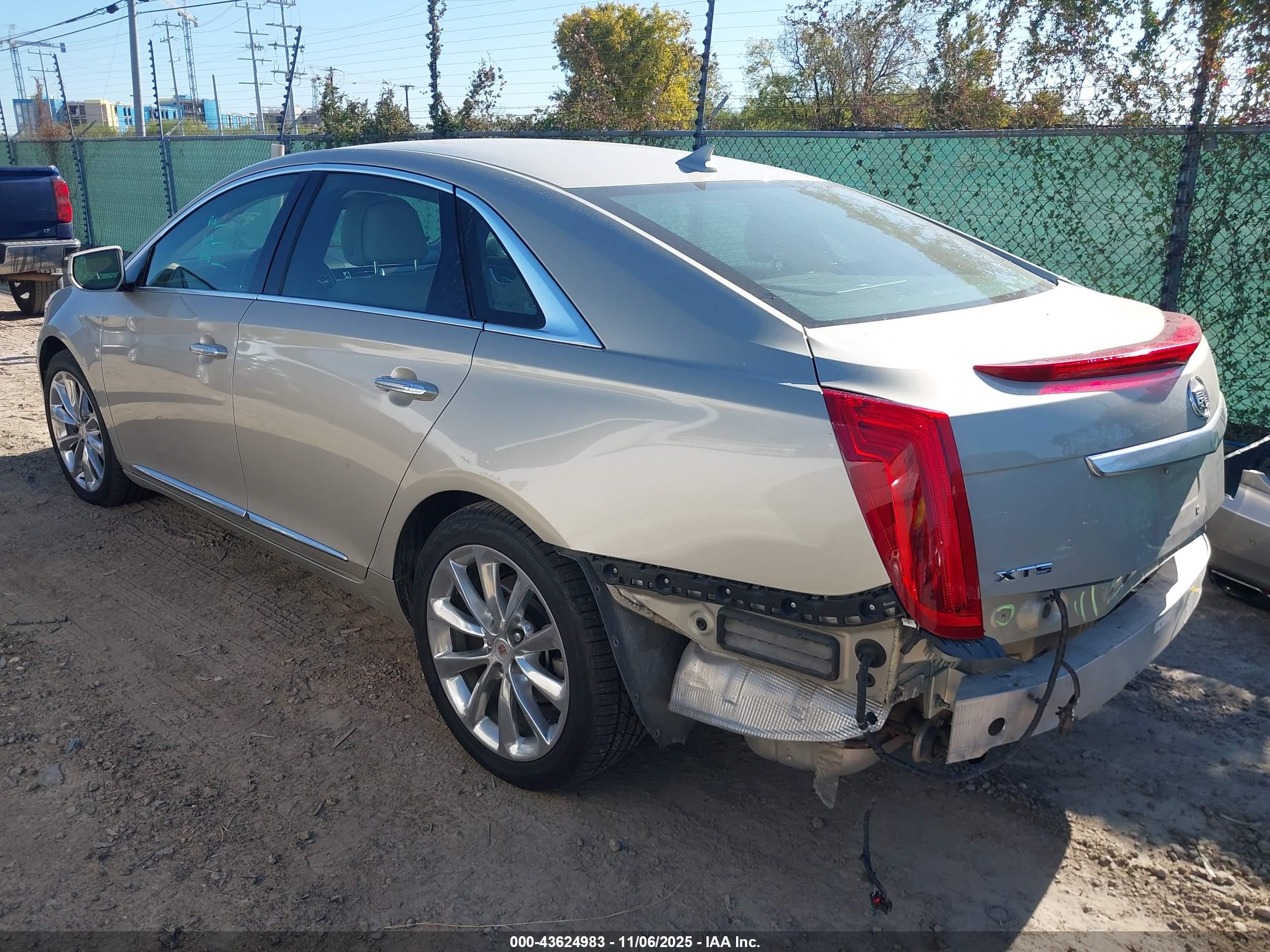 CADILLAC XTS image 3