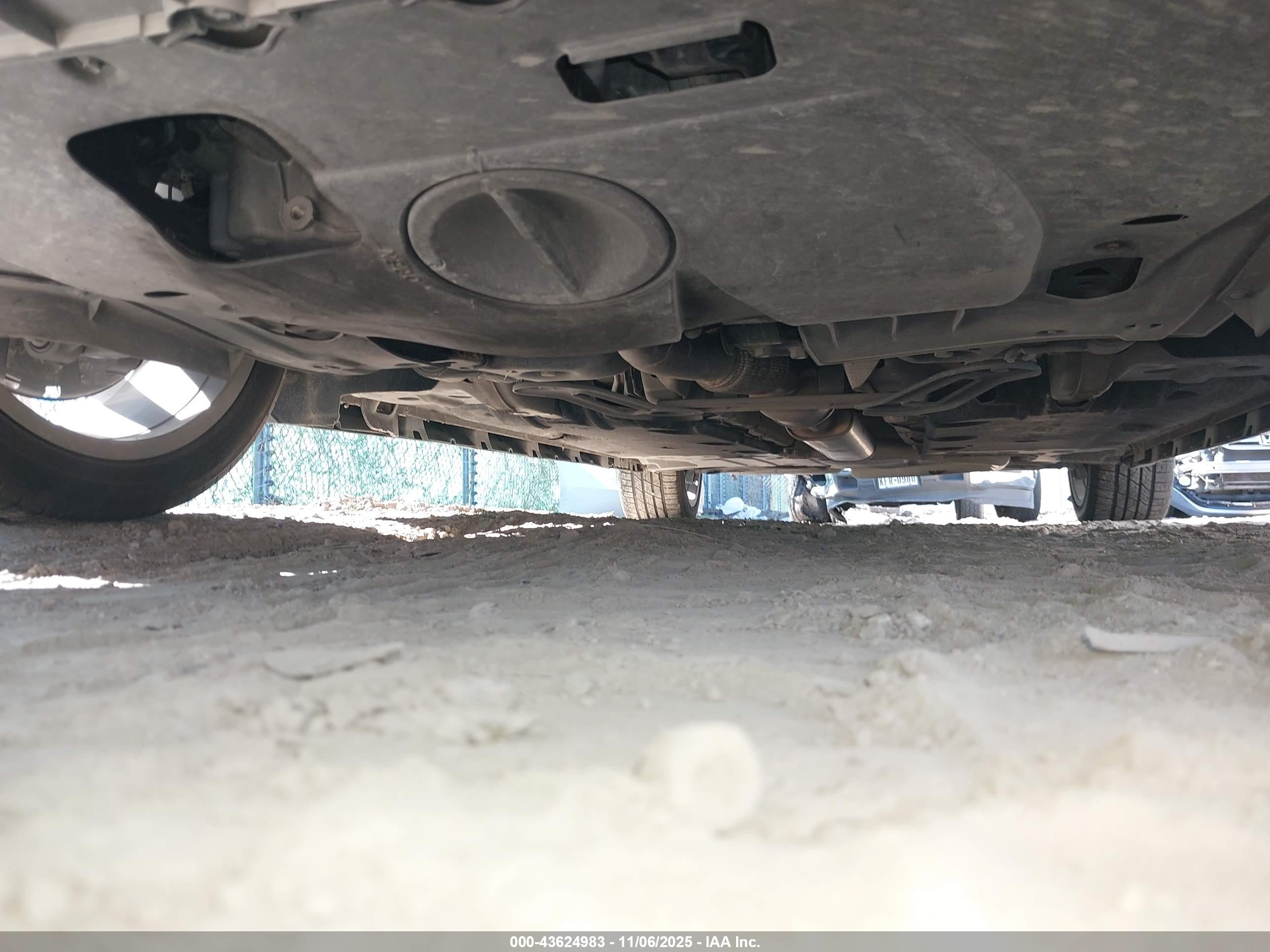 CADILLAC XTS image 6