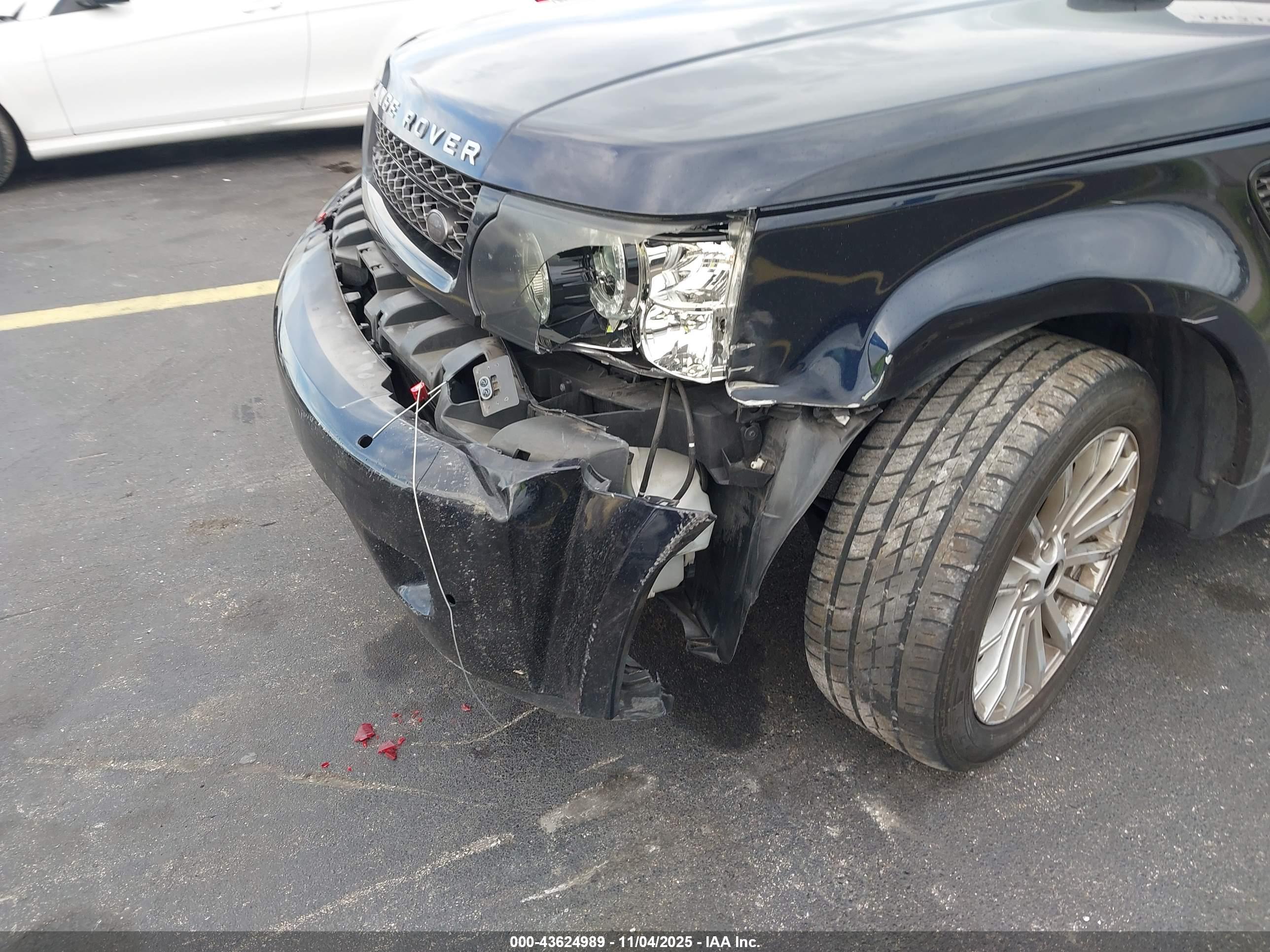 LAND ROVER image 6