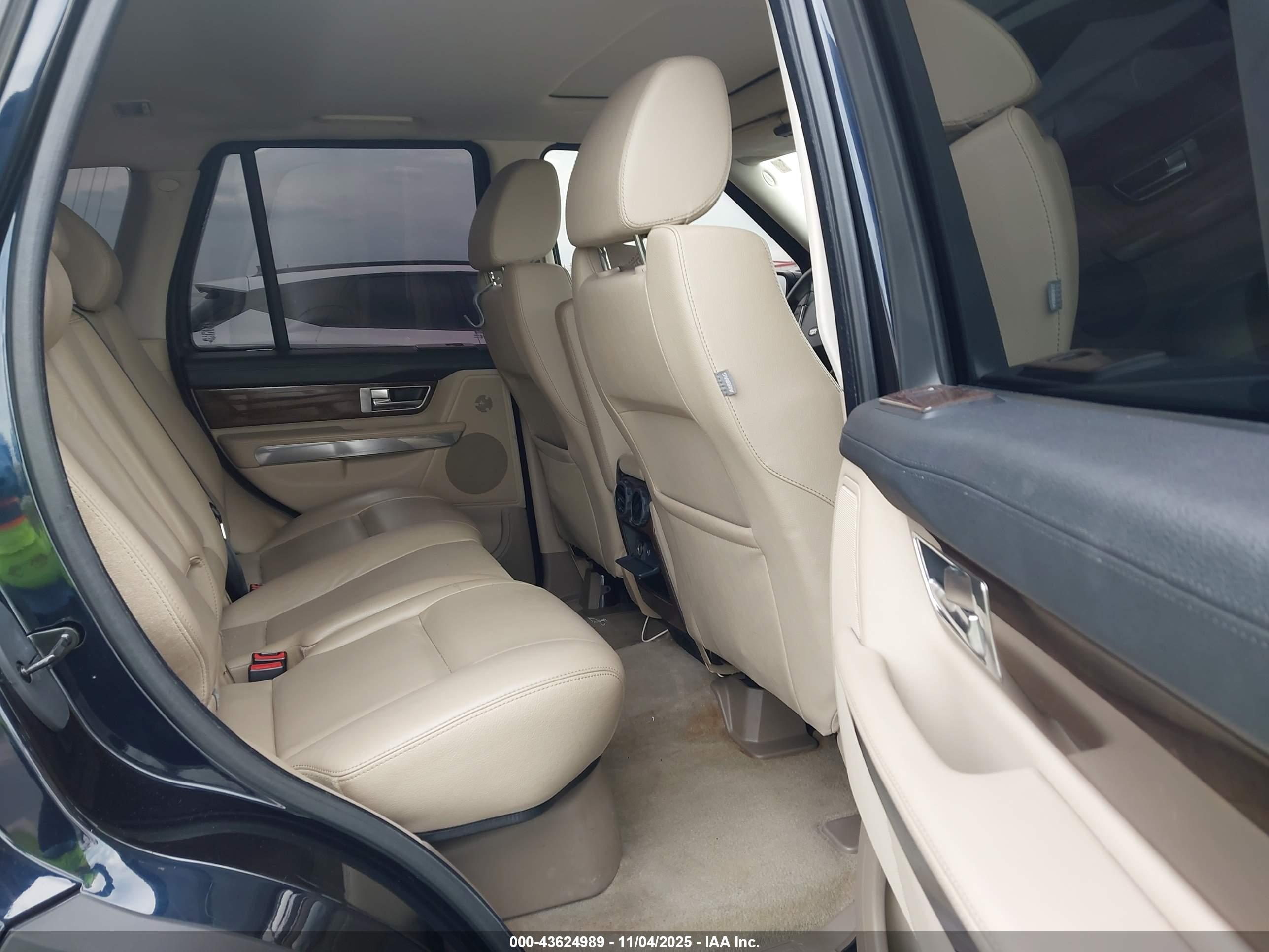 LAND ROVER image 8