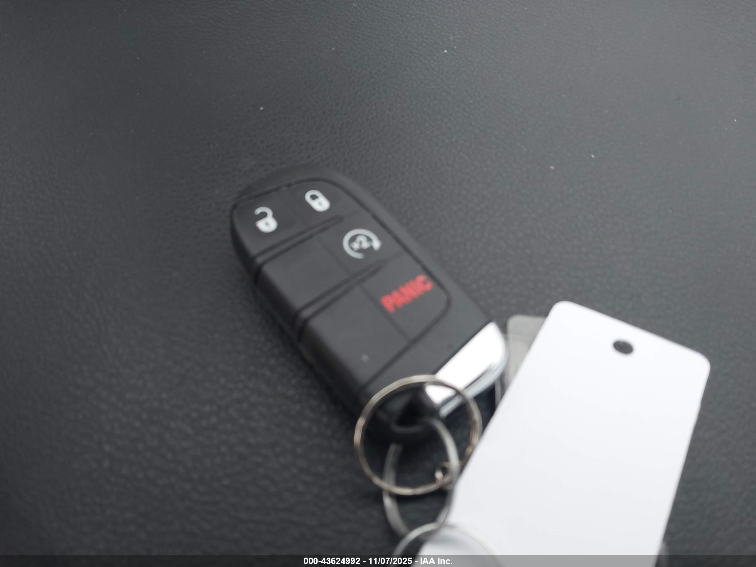 JEEP RENEGADE image 11