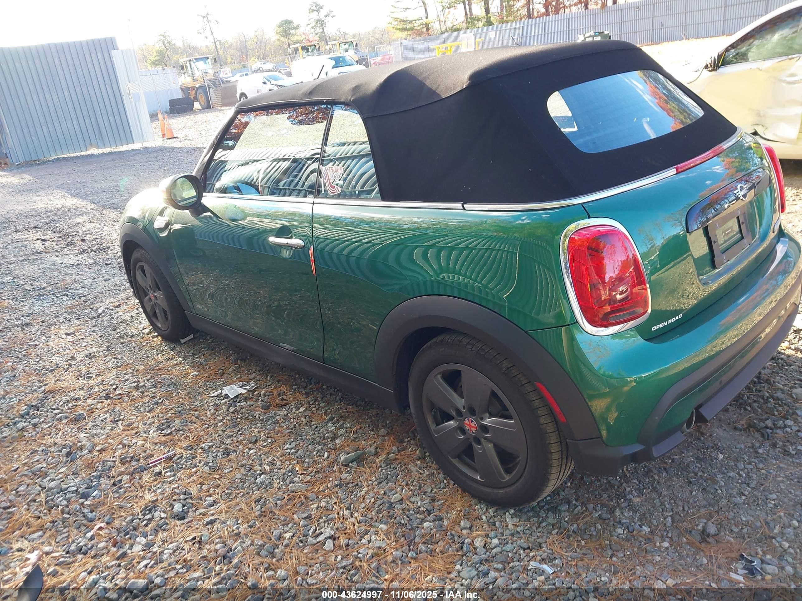 MINI CONVERTIBLE image 3