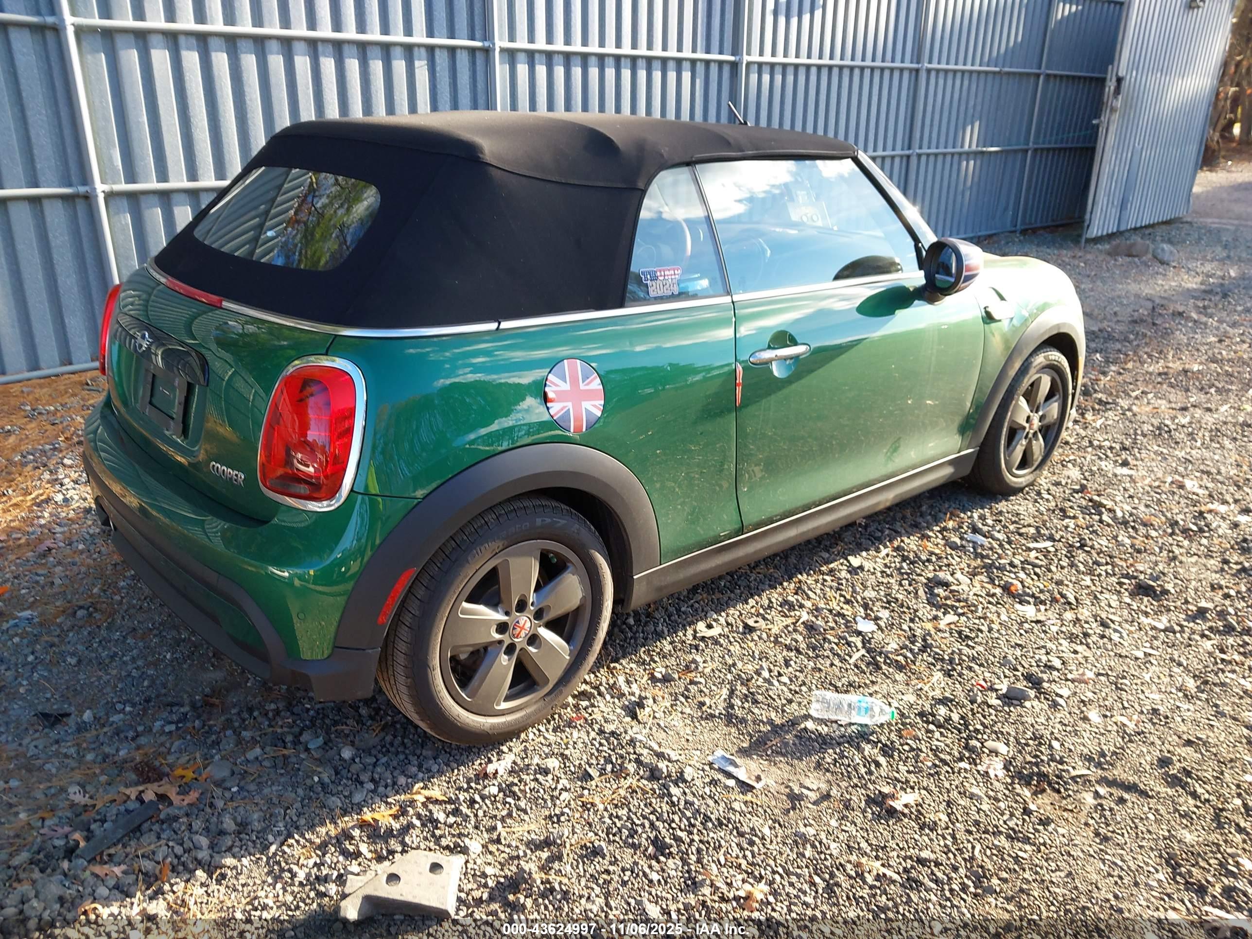 MINI CONVERTIBLE image 4