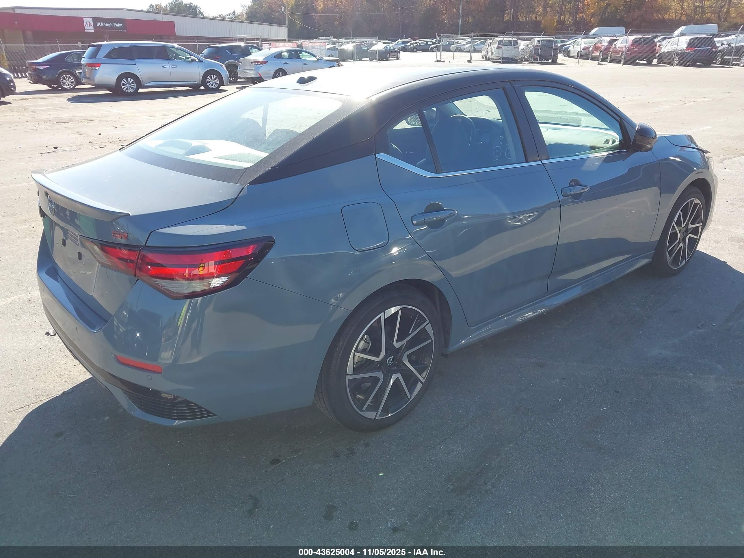 NISSAN SENTRA image 4