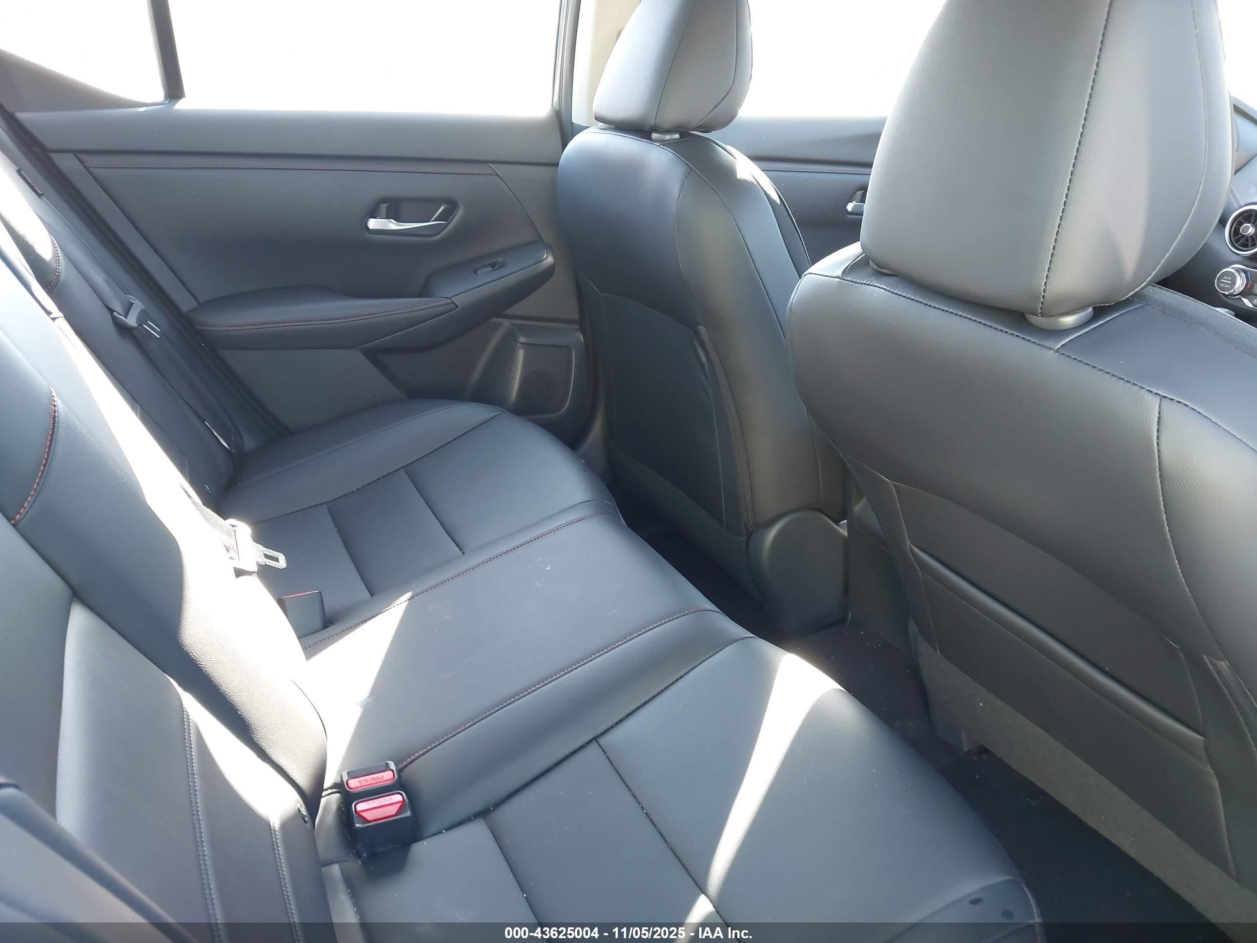 NISSAN SENTRA image 8