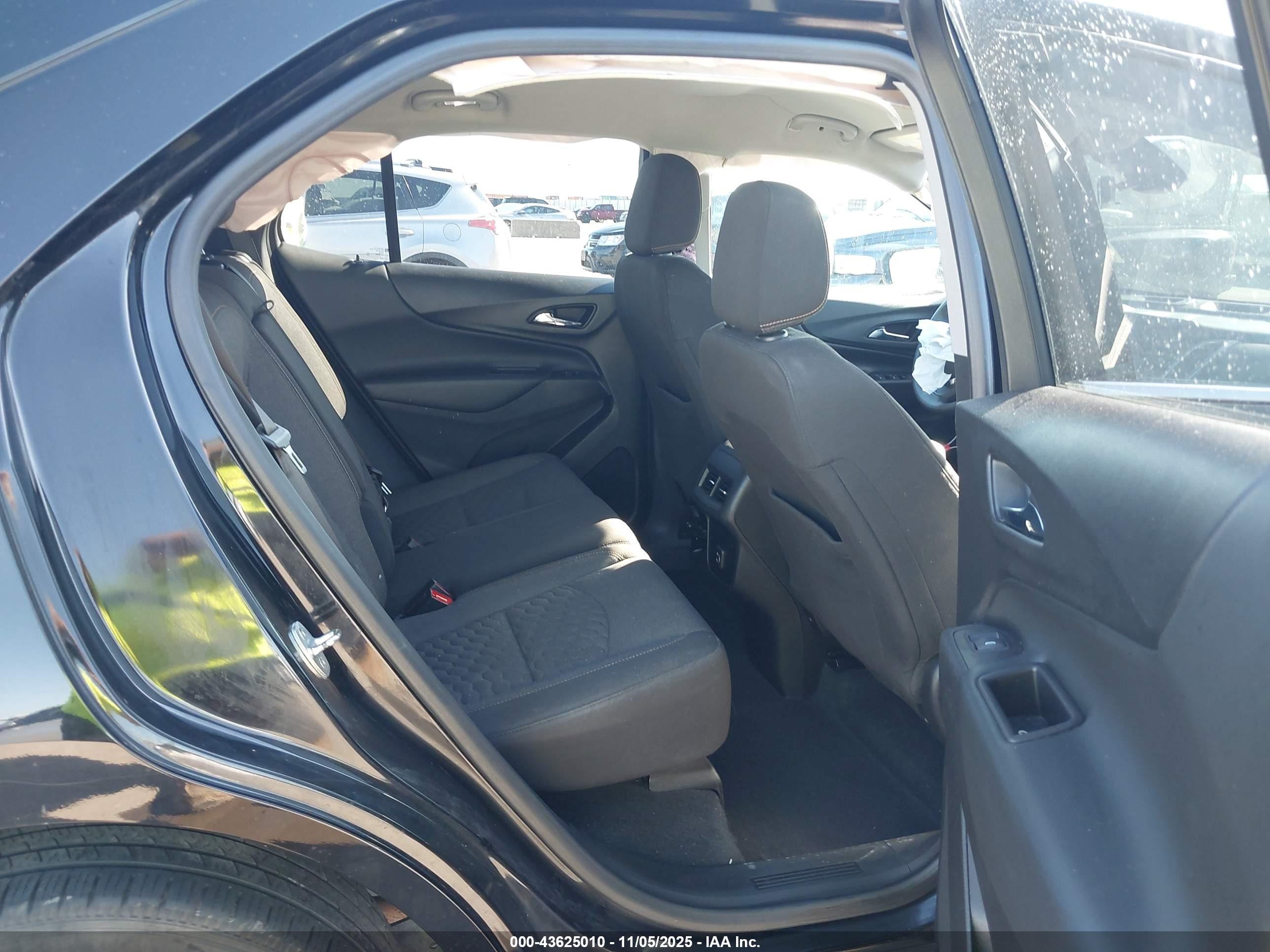 CHEVROLET EQUINOX image 8