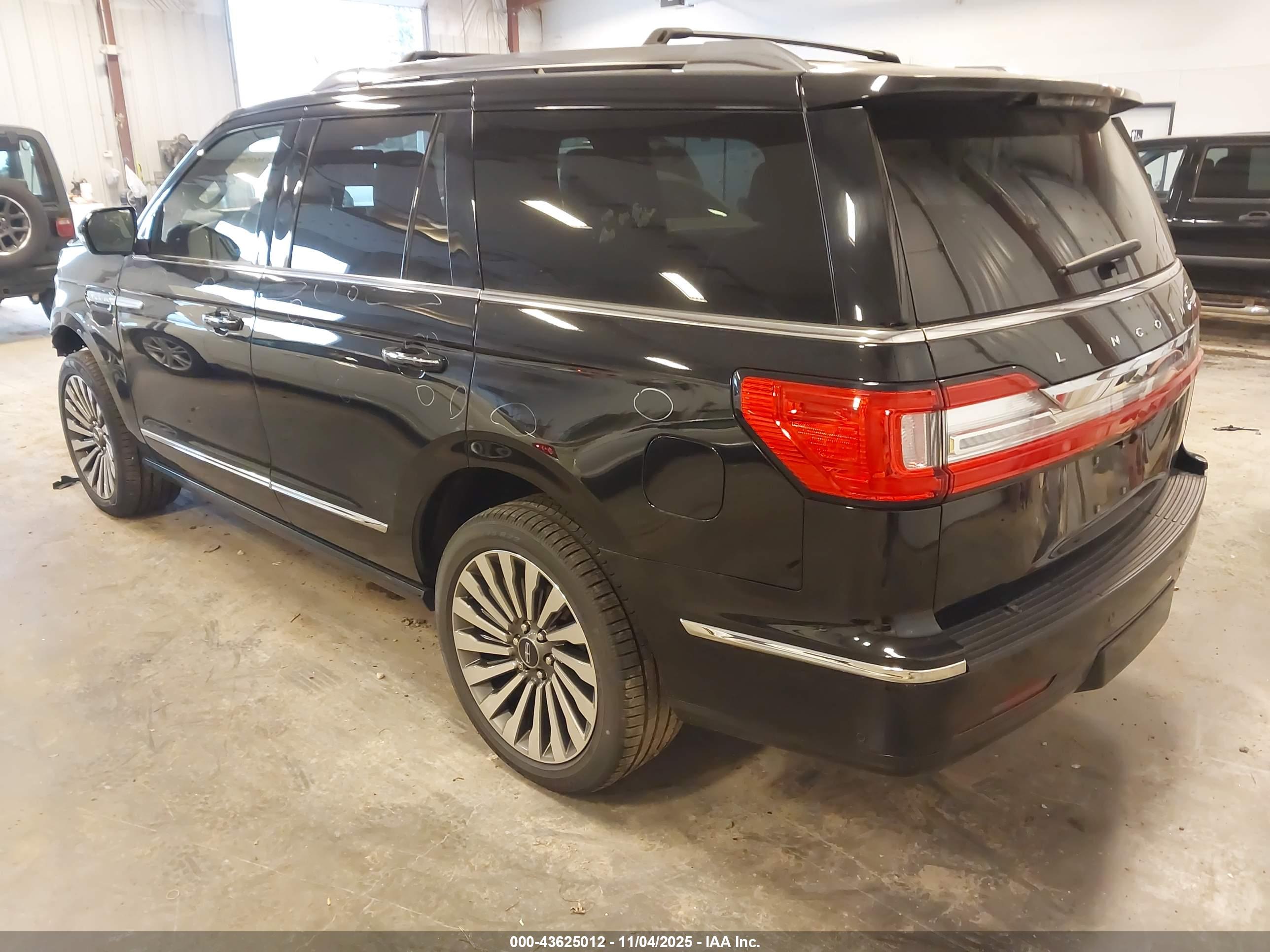 LINCOLN NAVIGATOR image 3
