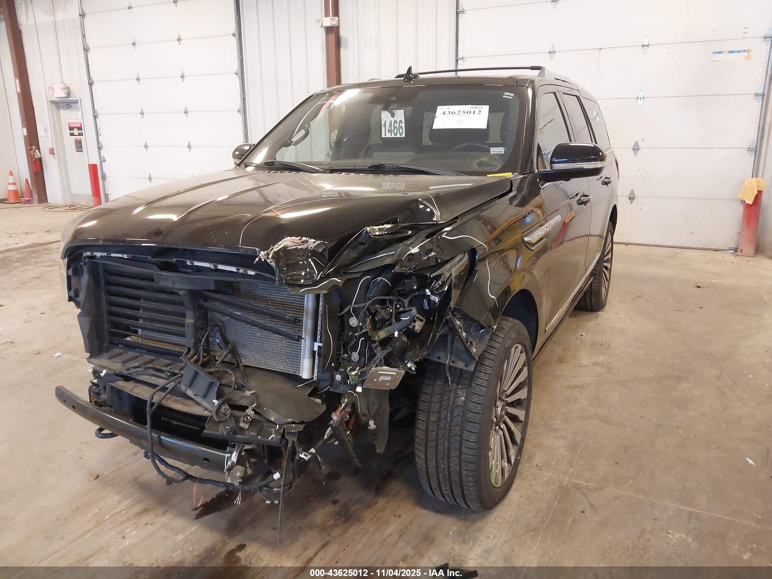 LINCOLN NAVIGATOR image 6