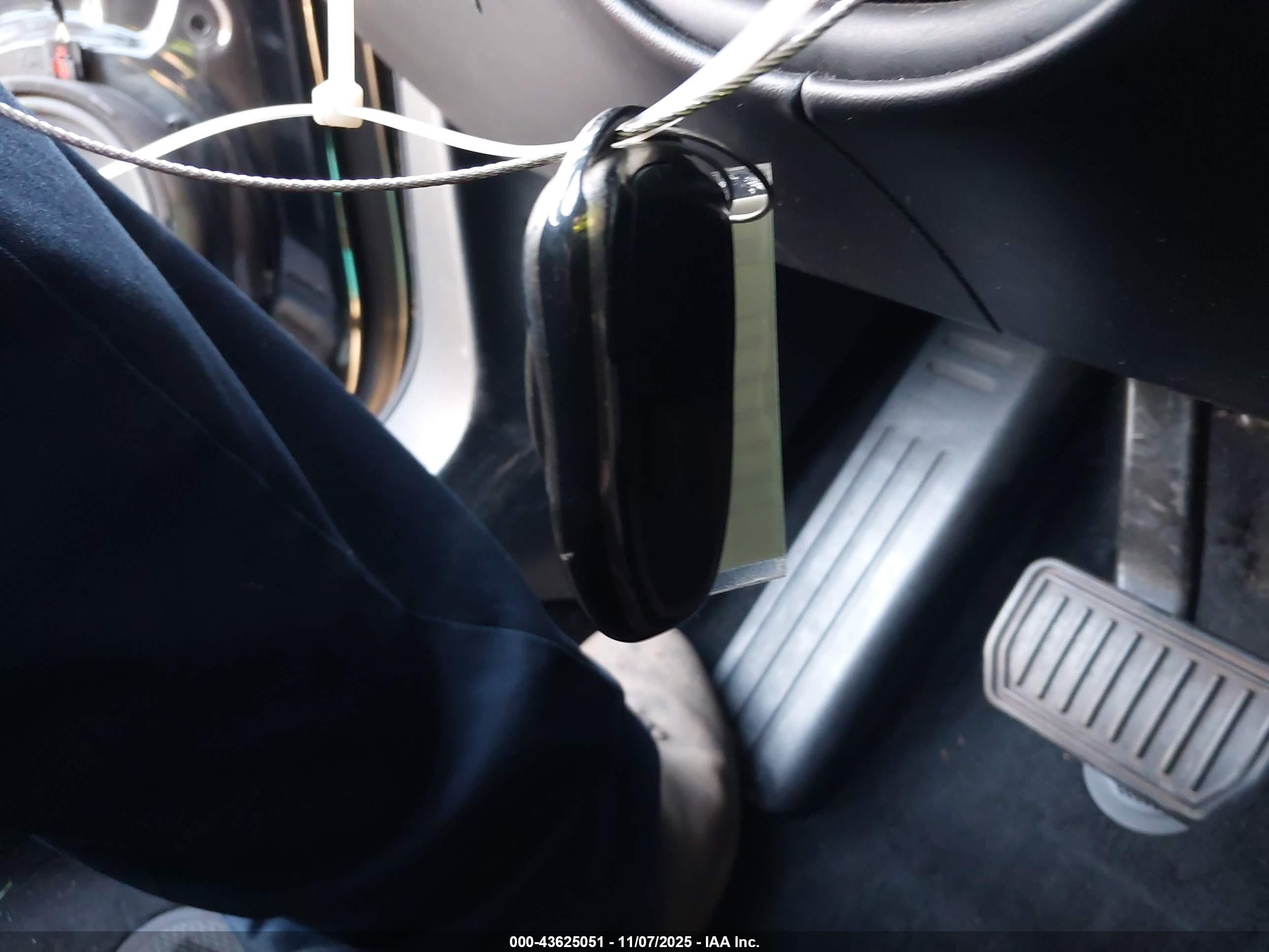 TESLA MODEL image 11