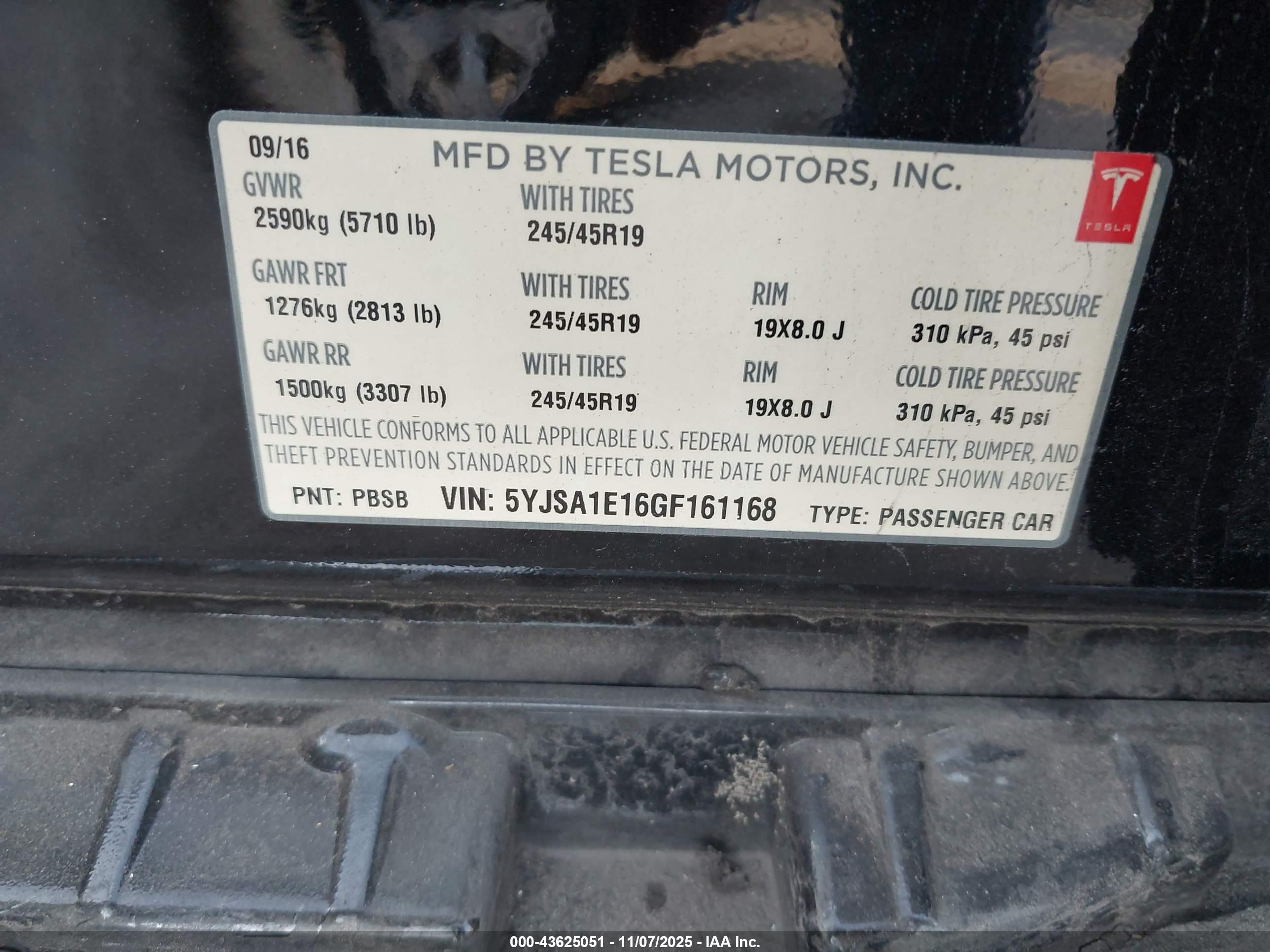 TESLA MODEL image 9