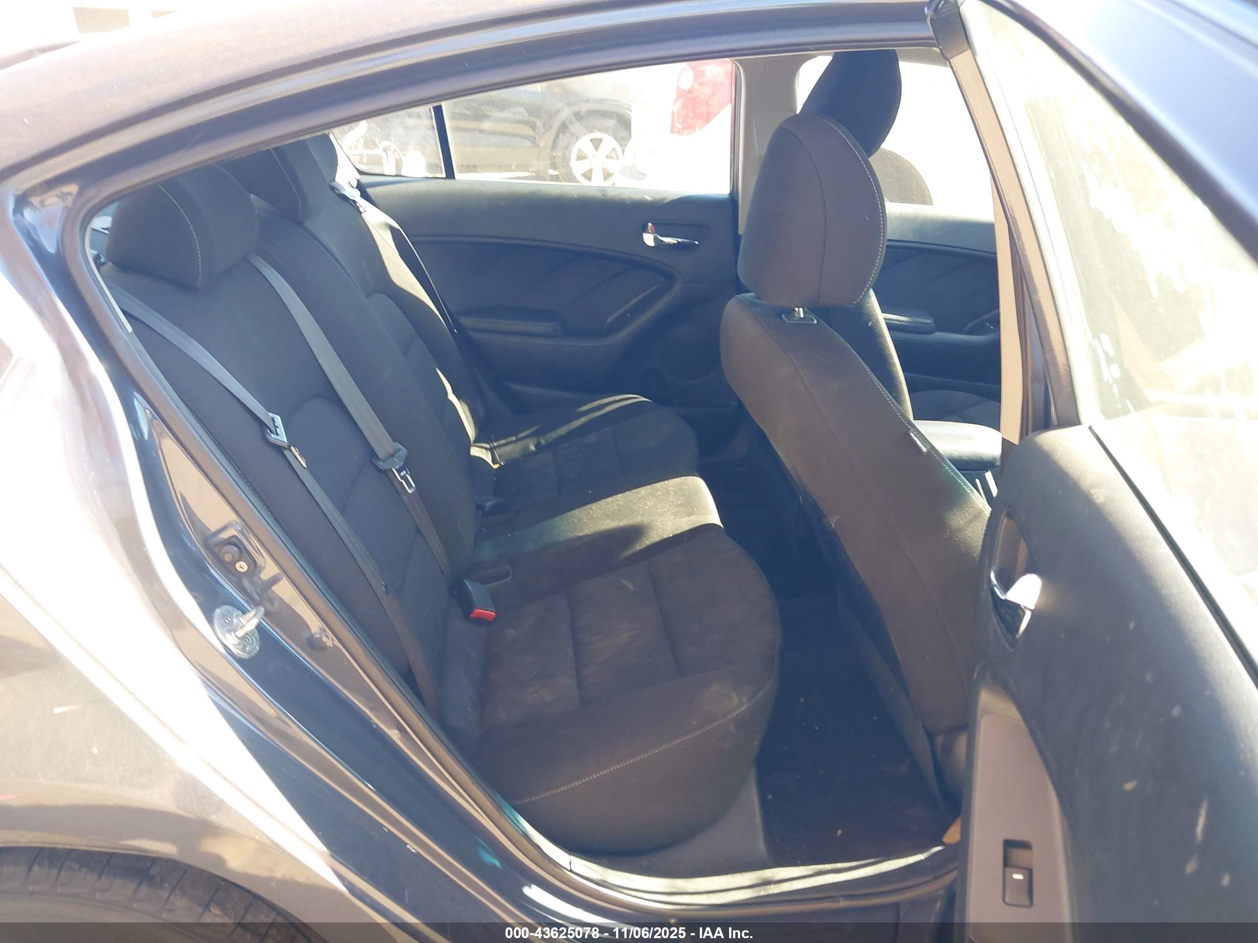 KIA FORTE image 8