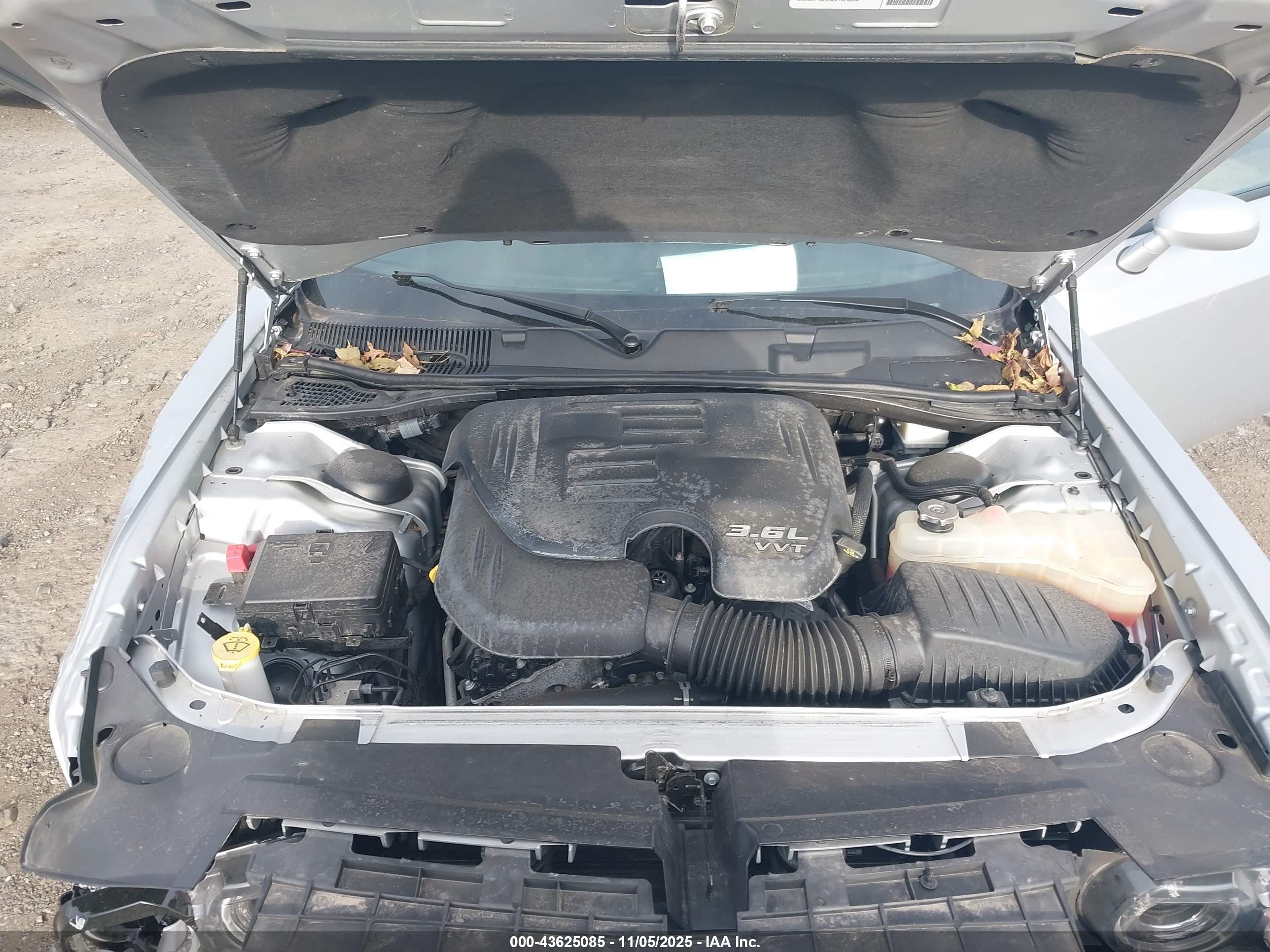 DODGE CHALLENGER image 10