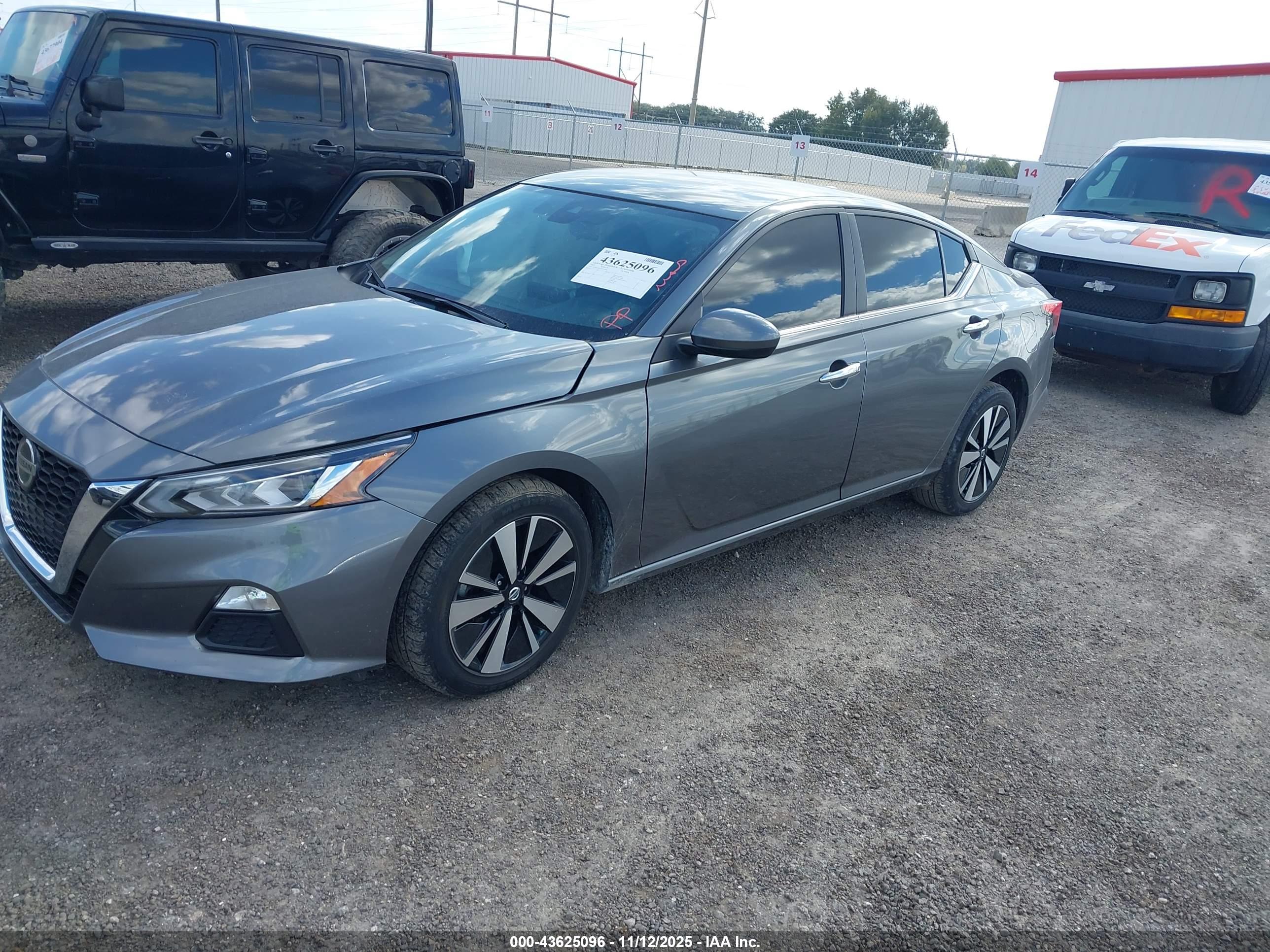NISSAN ALTIMA image 2