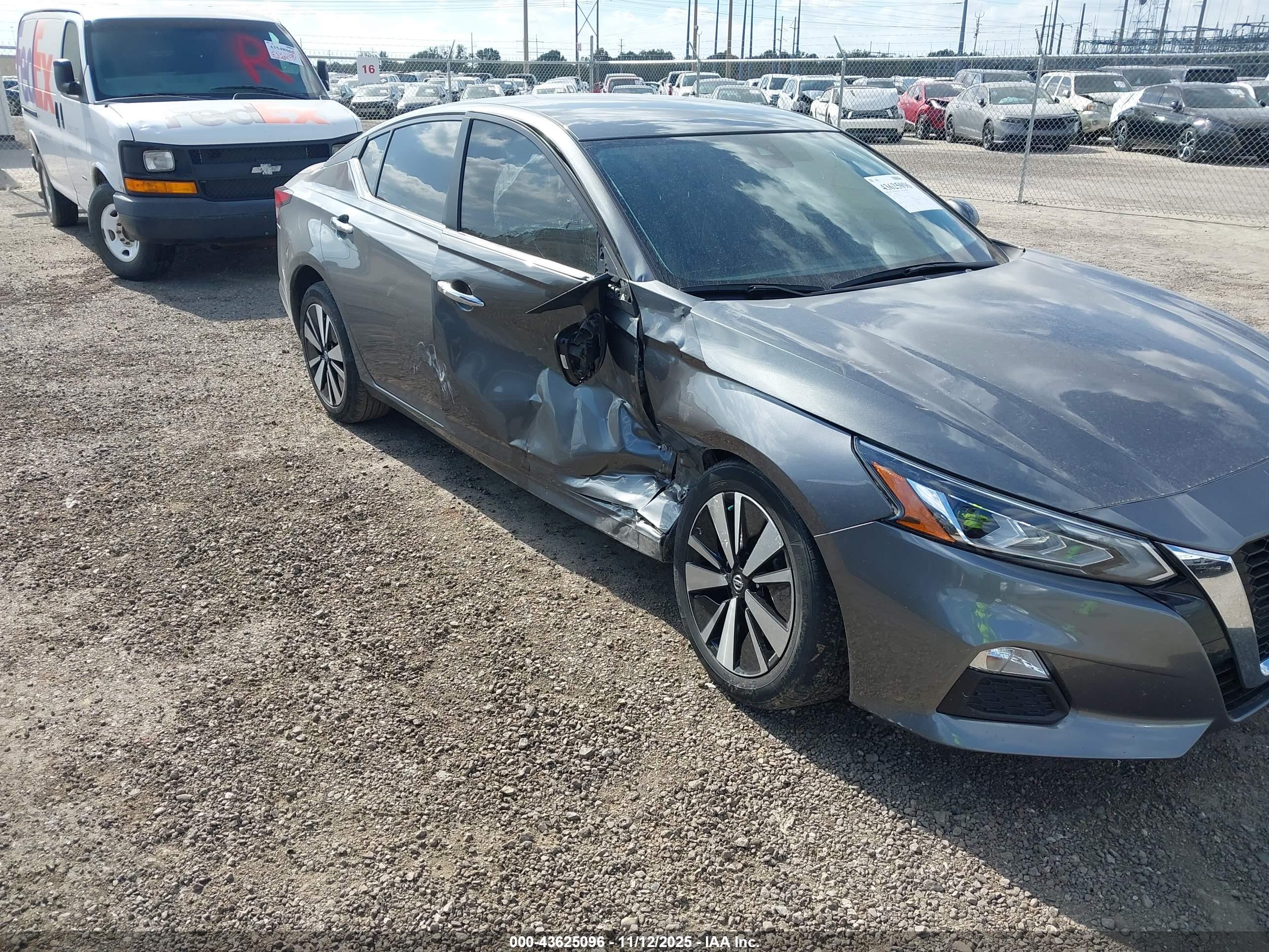 NISSAN ALTIMA image 6
