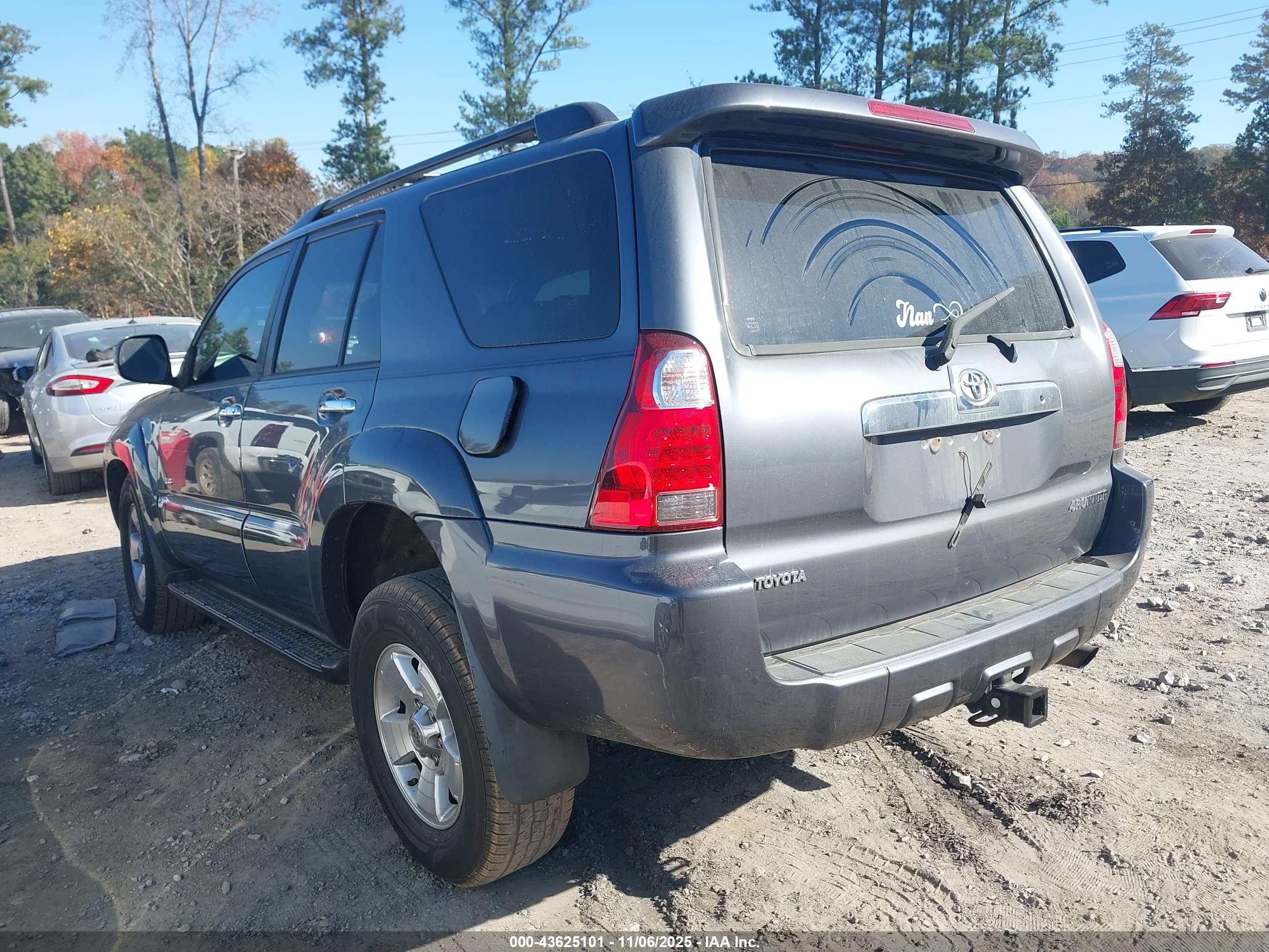 TOYOTA 4RUNNER image 3