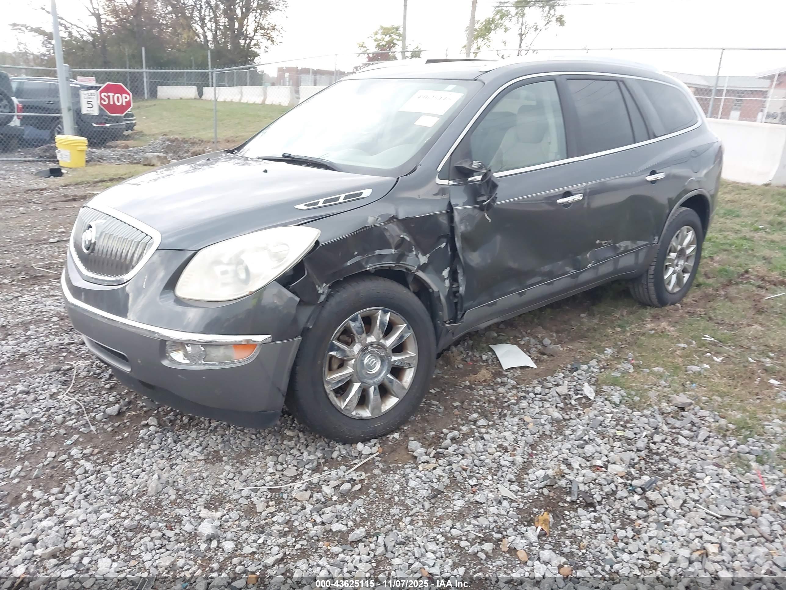 BUICK ENCLAVE image 2
