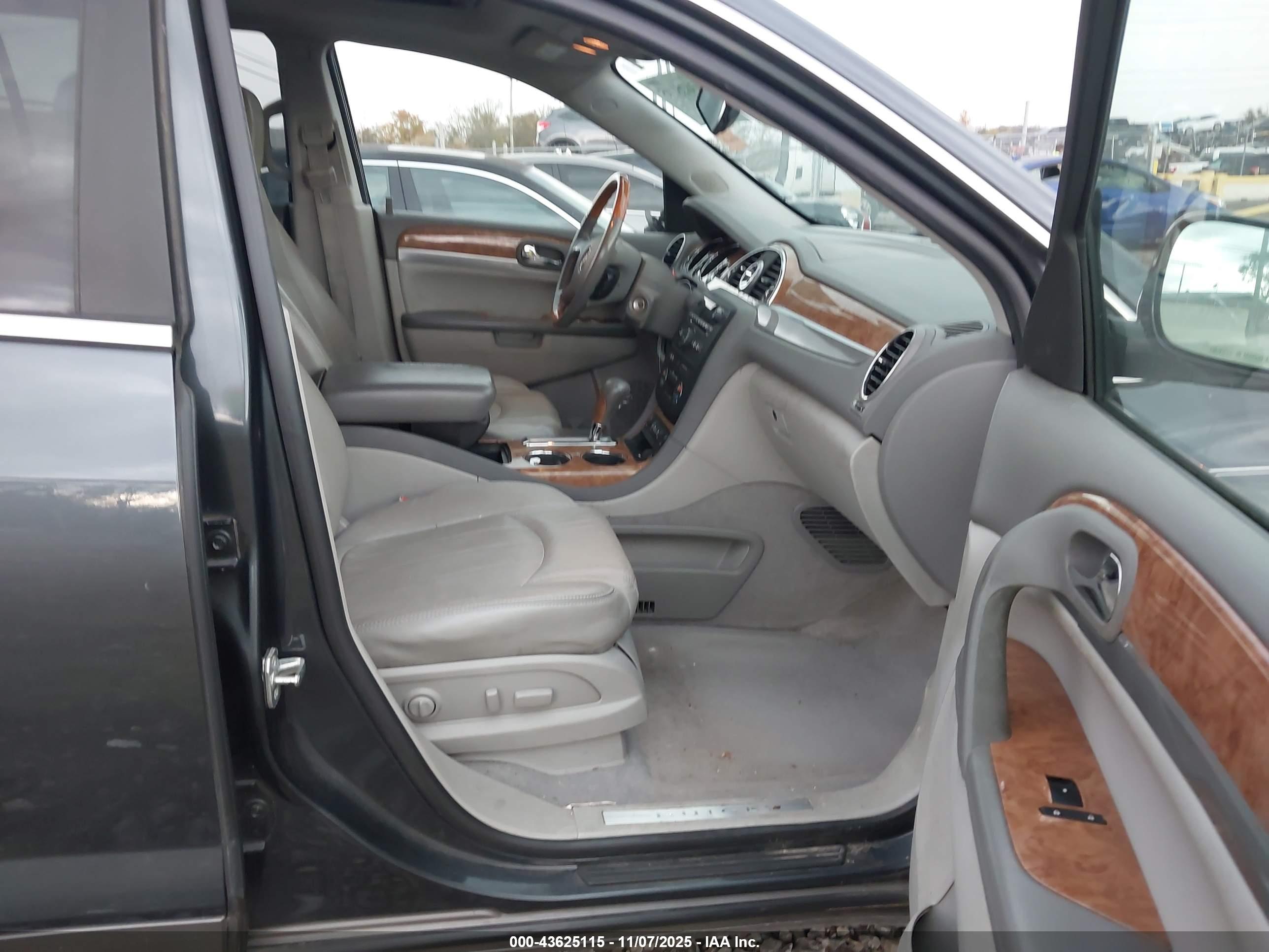 BUICK ENCLAVE image 5