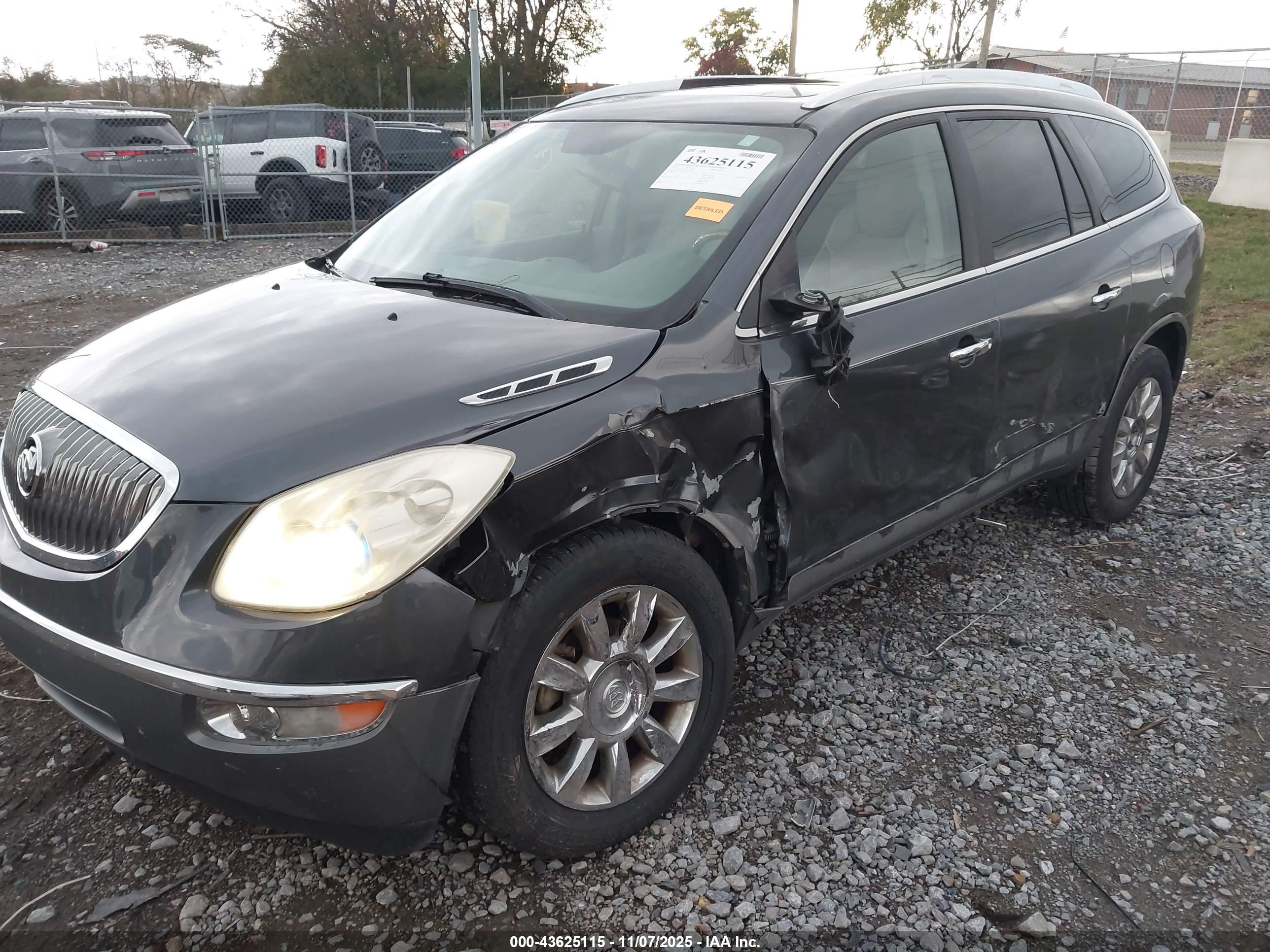 BUICK ENCLAVE image 6