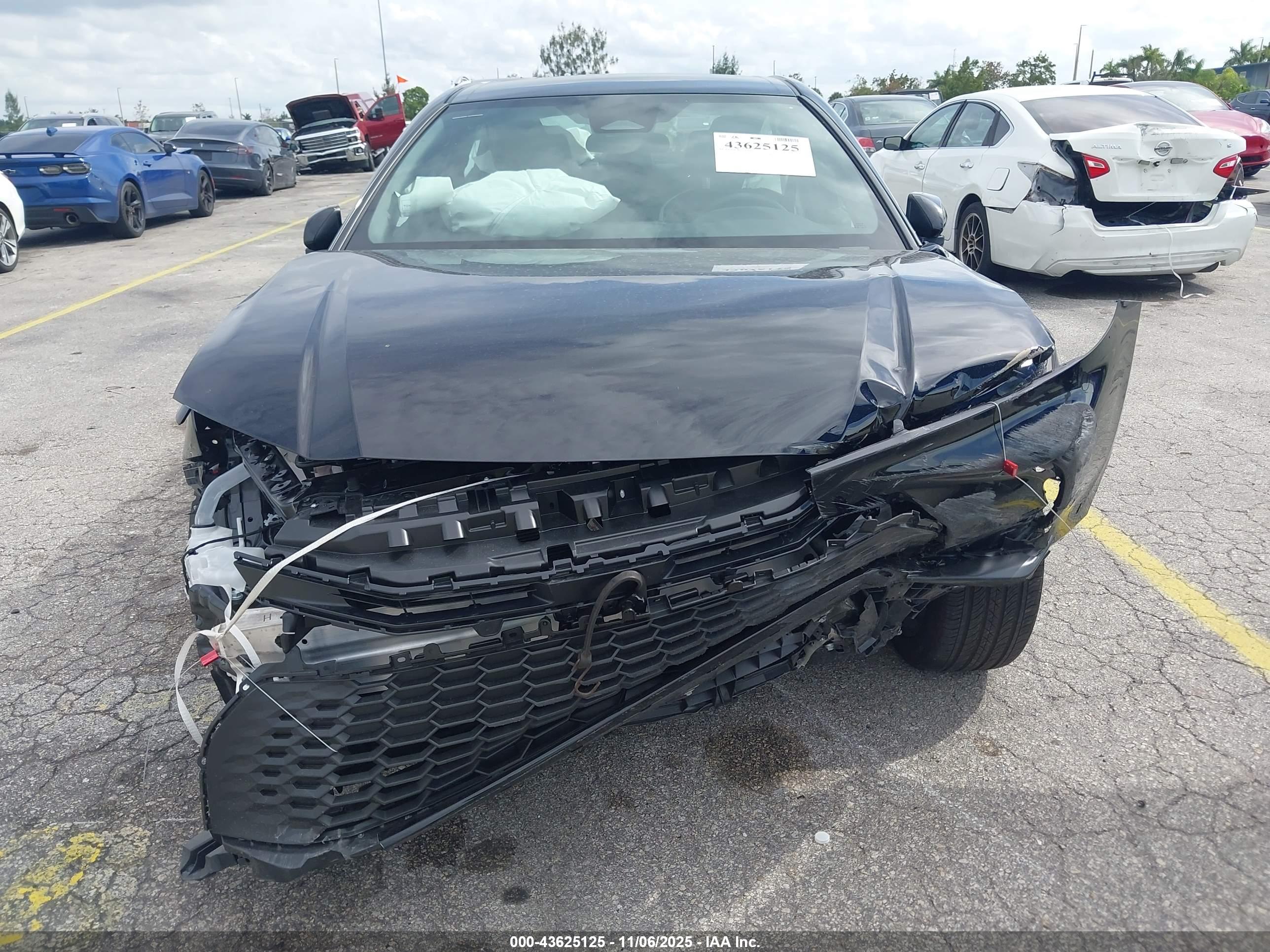 TOYOTA CAMRY image 6
