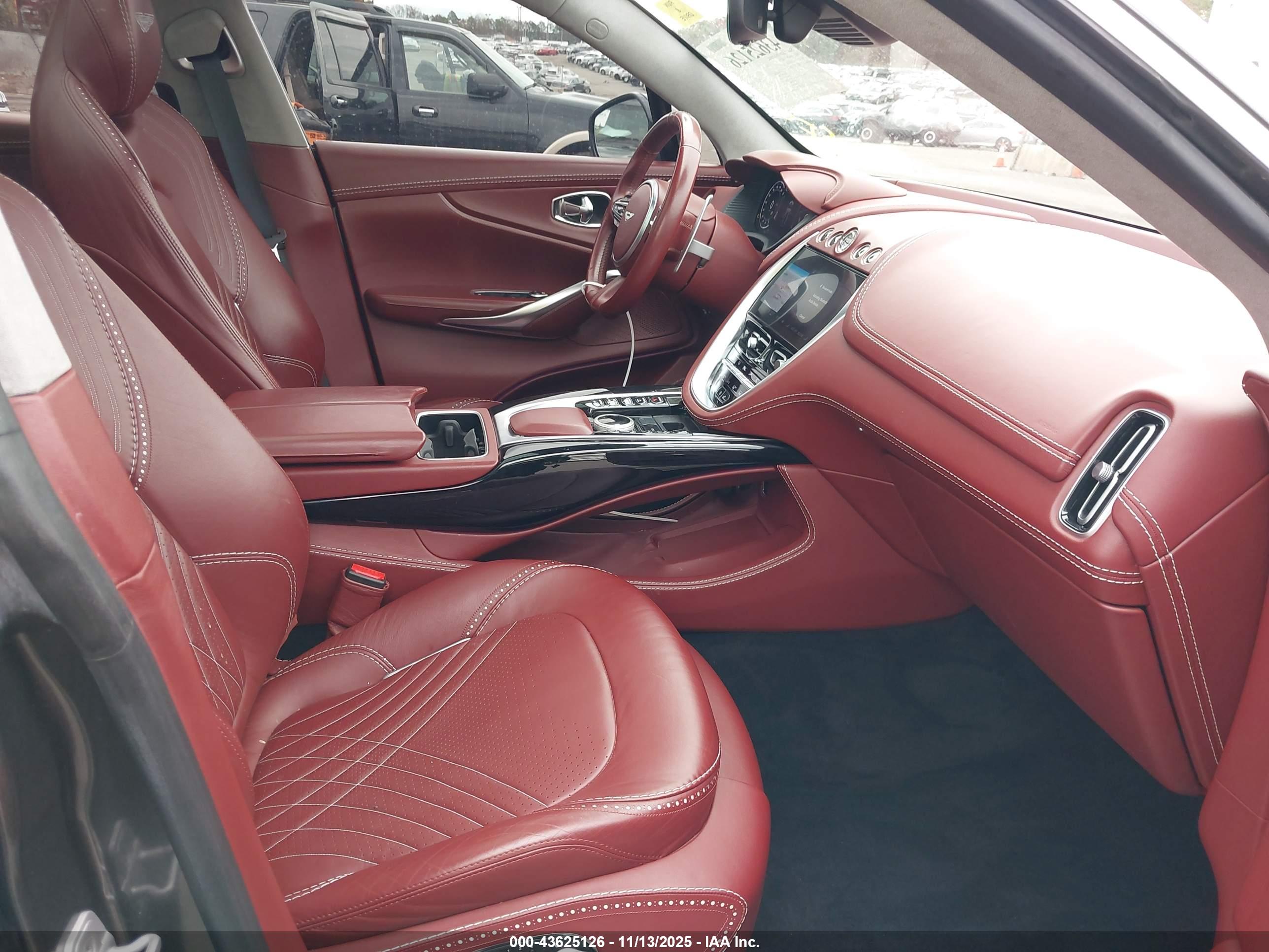 ASTON MARTIN image 5