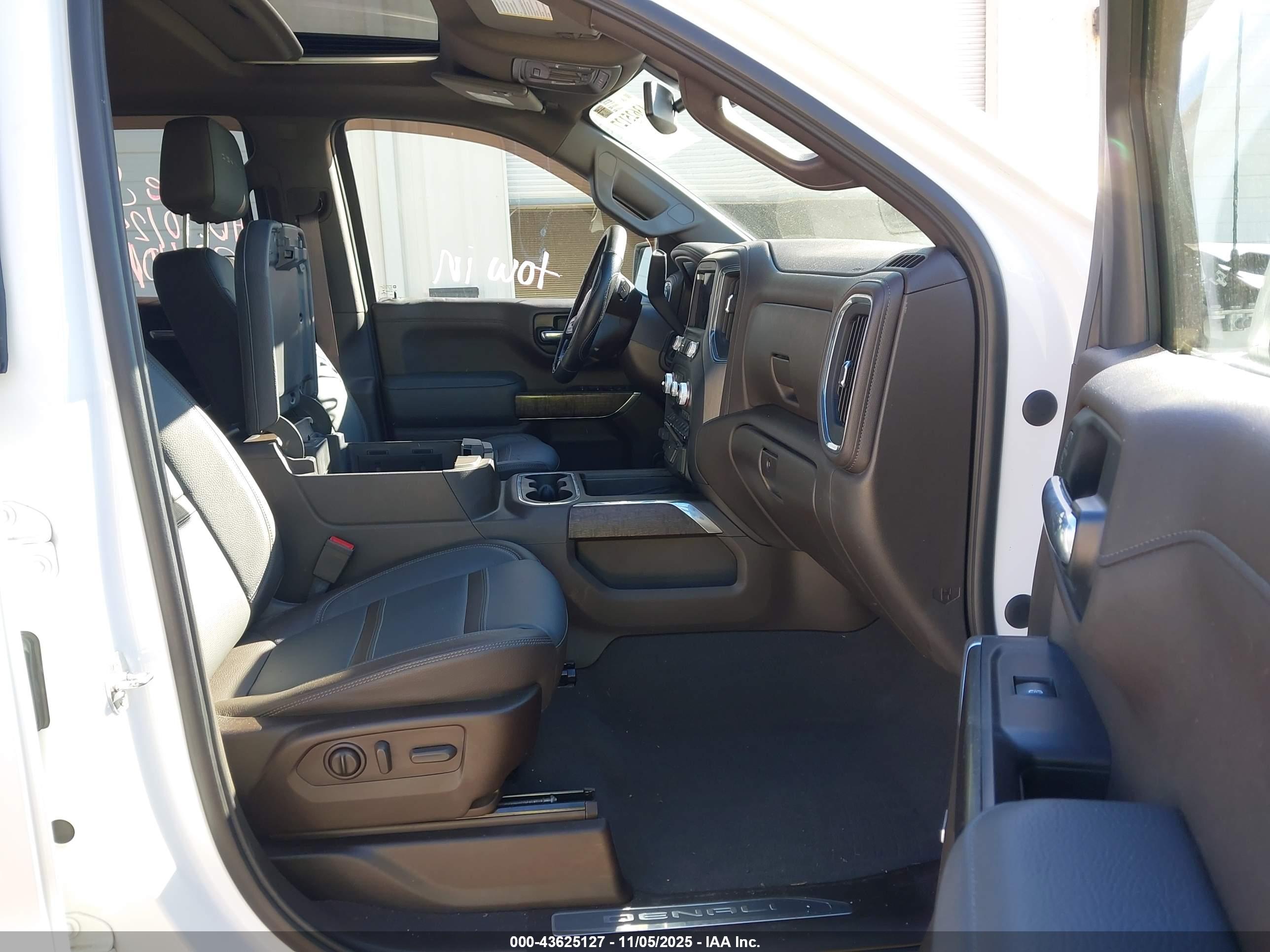 GMC SIERRA image 5