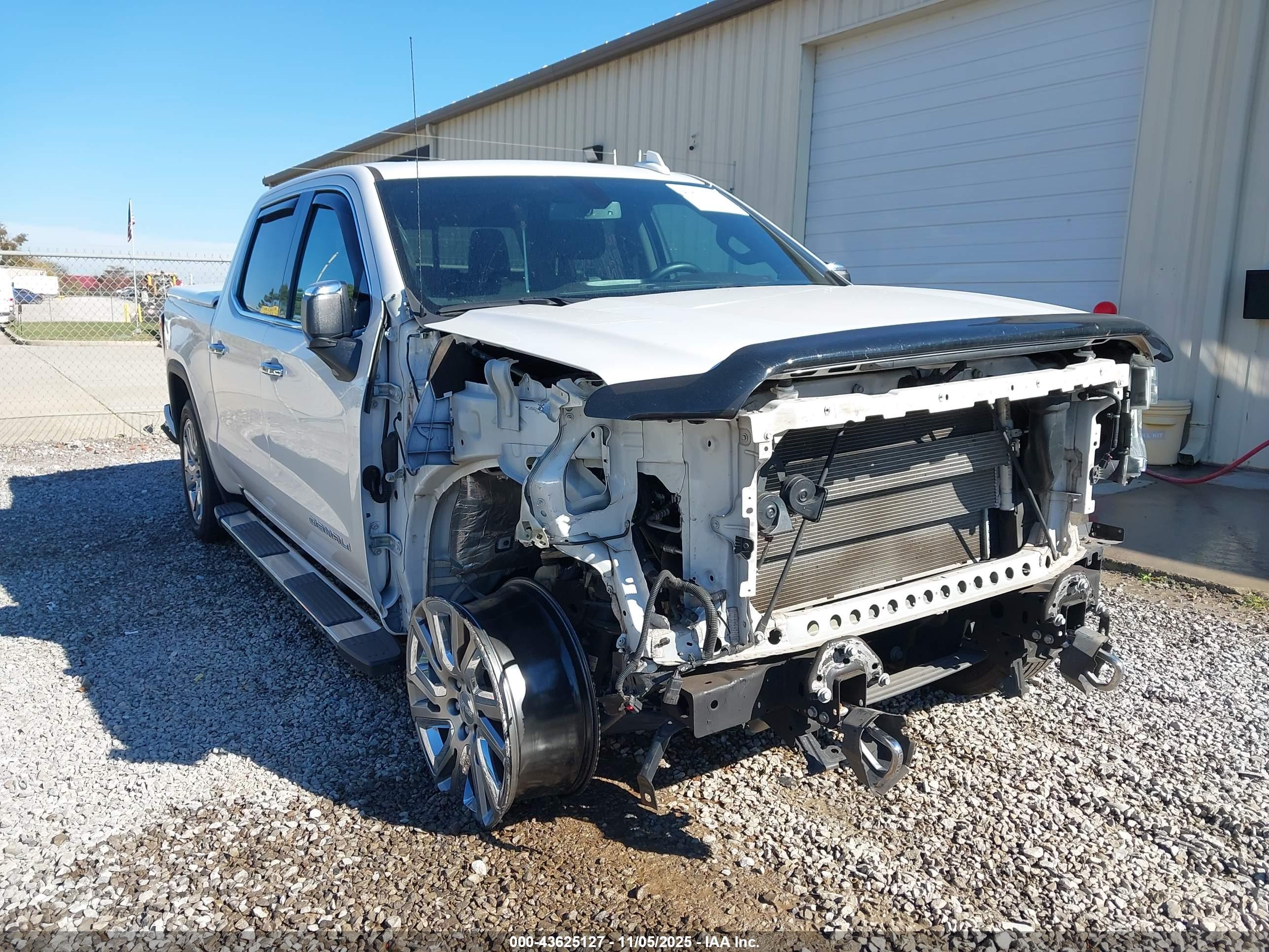 GMC SIERRA image 6