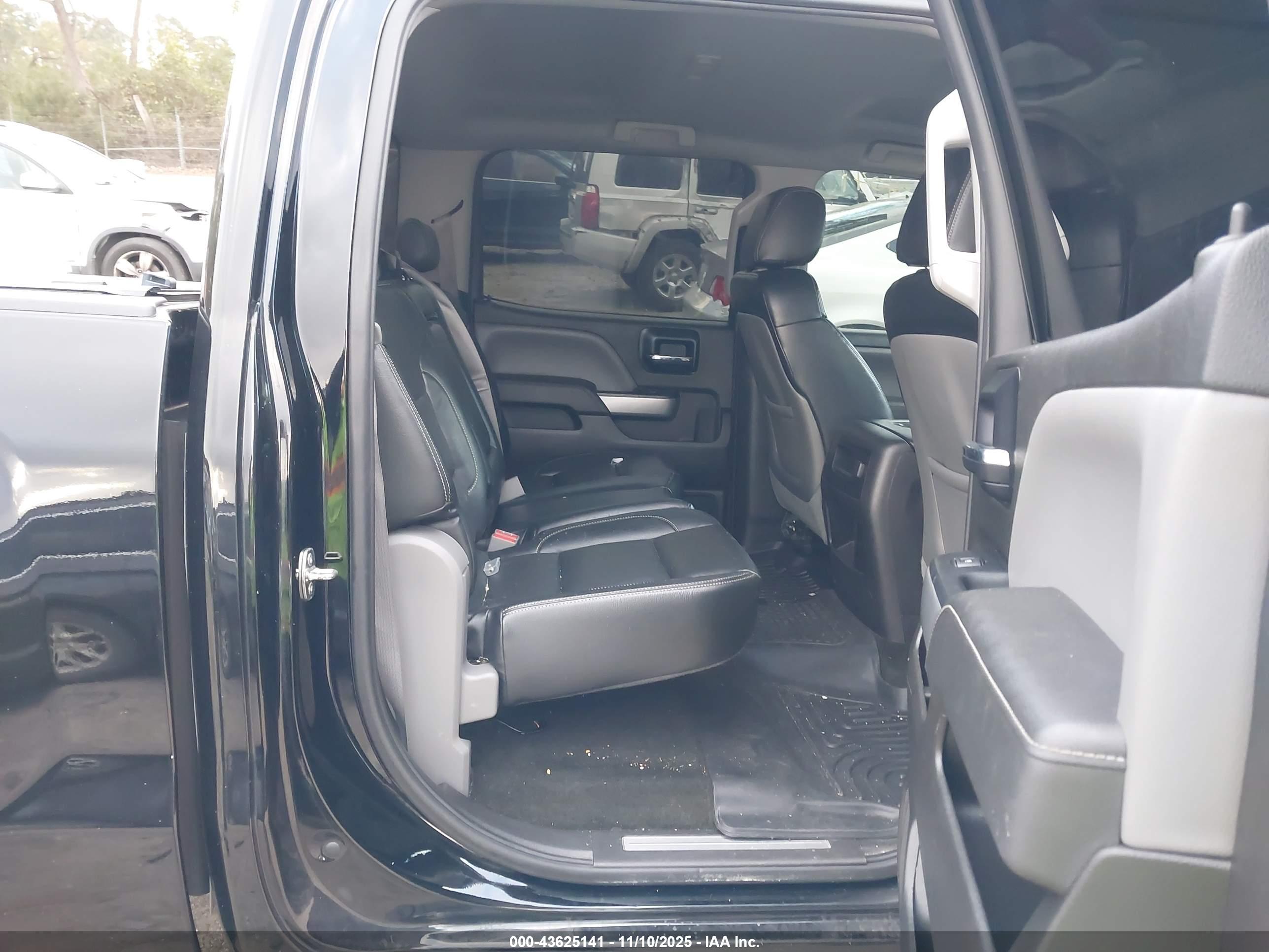 CHEVROLET SILVERADO image 8