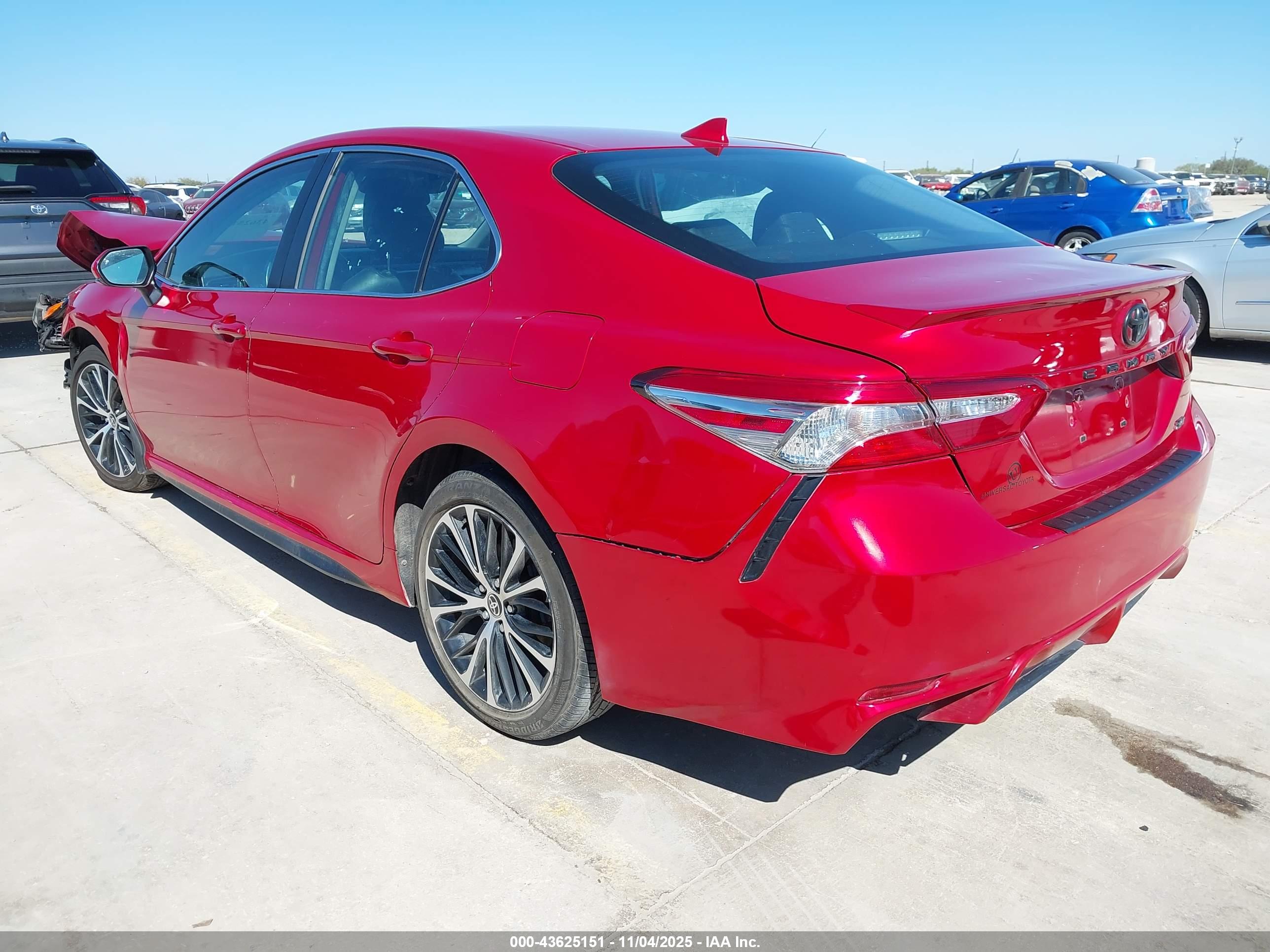 TOYOTA CAMRY image 3