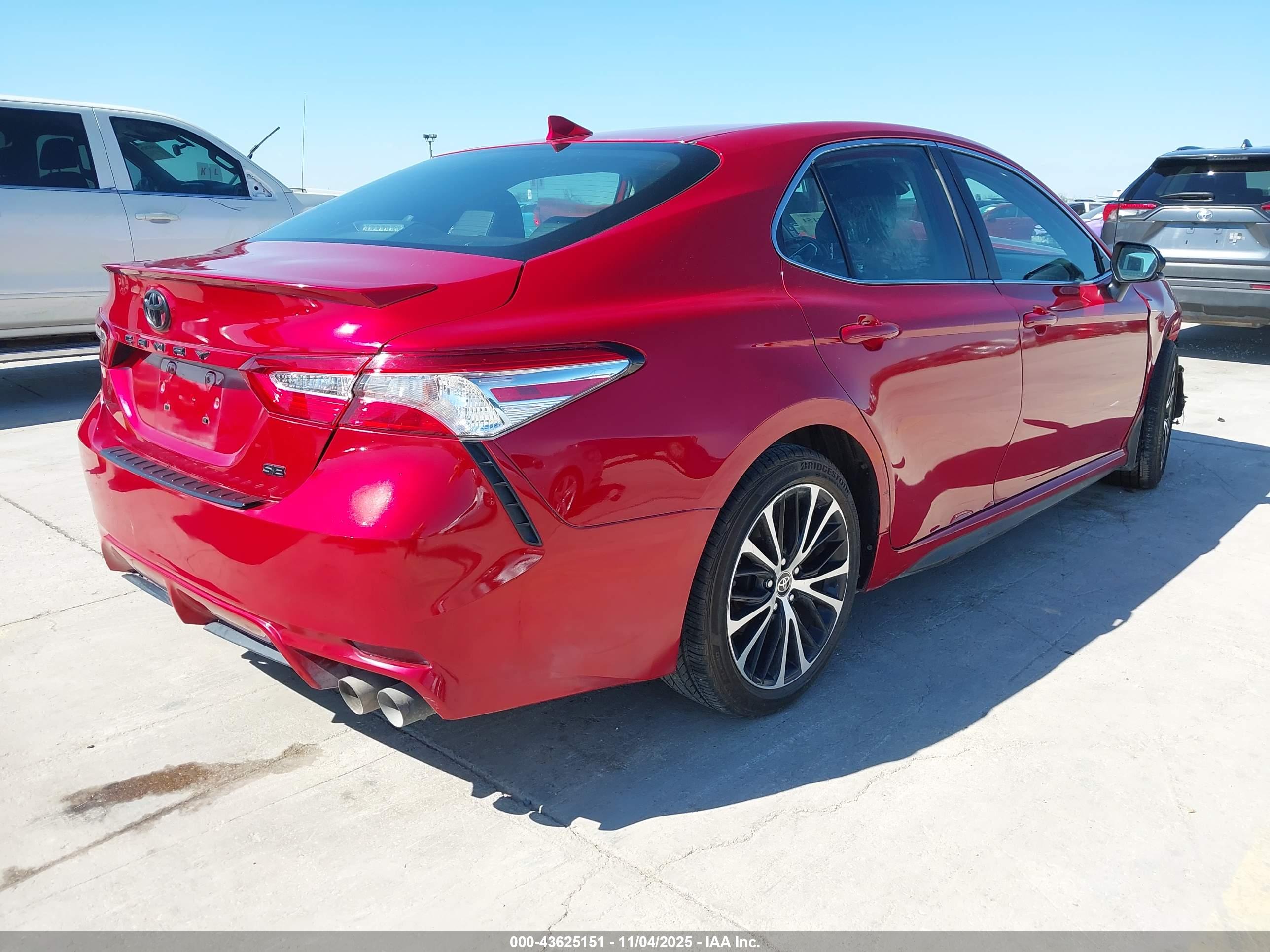TOYOTA CAMRY image 4