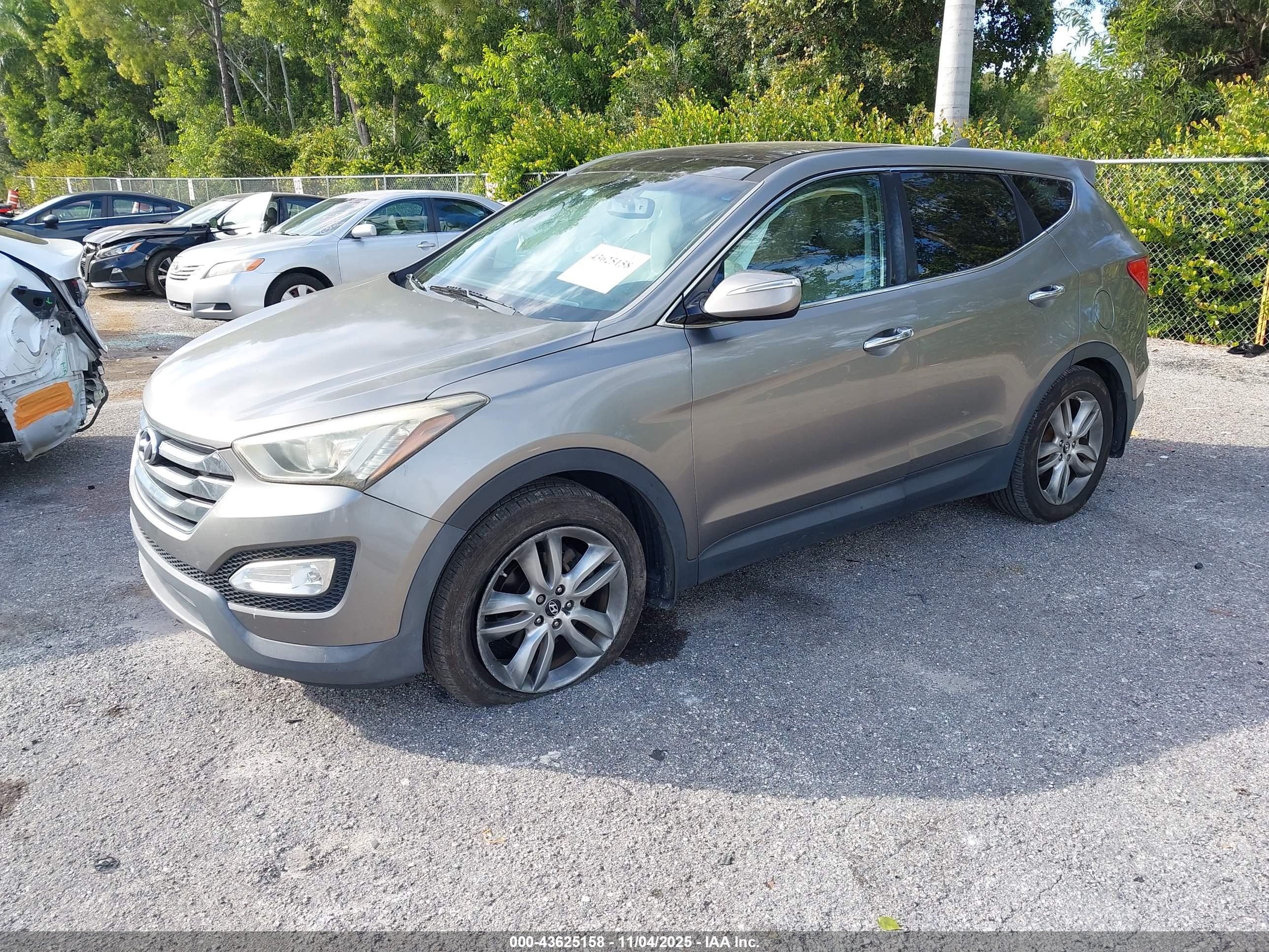 HYUNDAI SANTA image 2