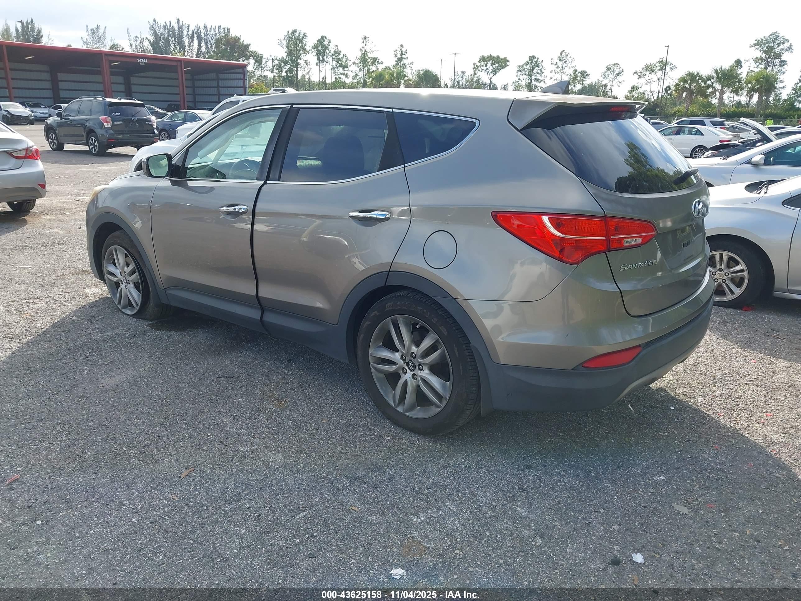 HYUNDAI SANTA image 3