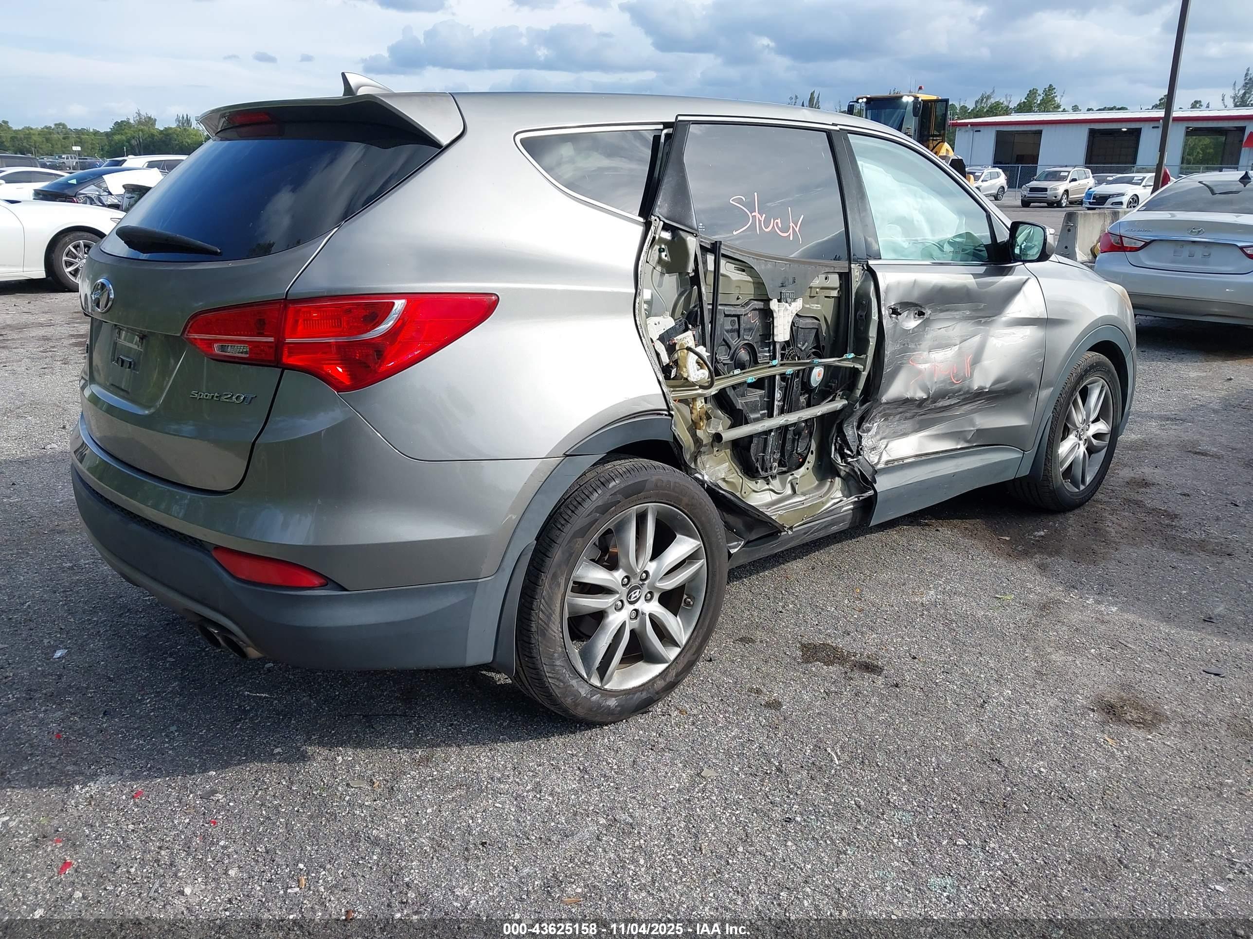 HYUNDAI SANTA image 4