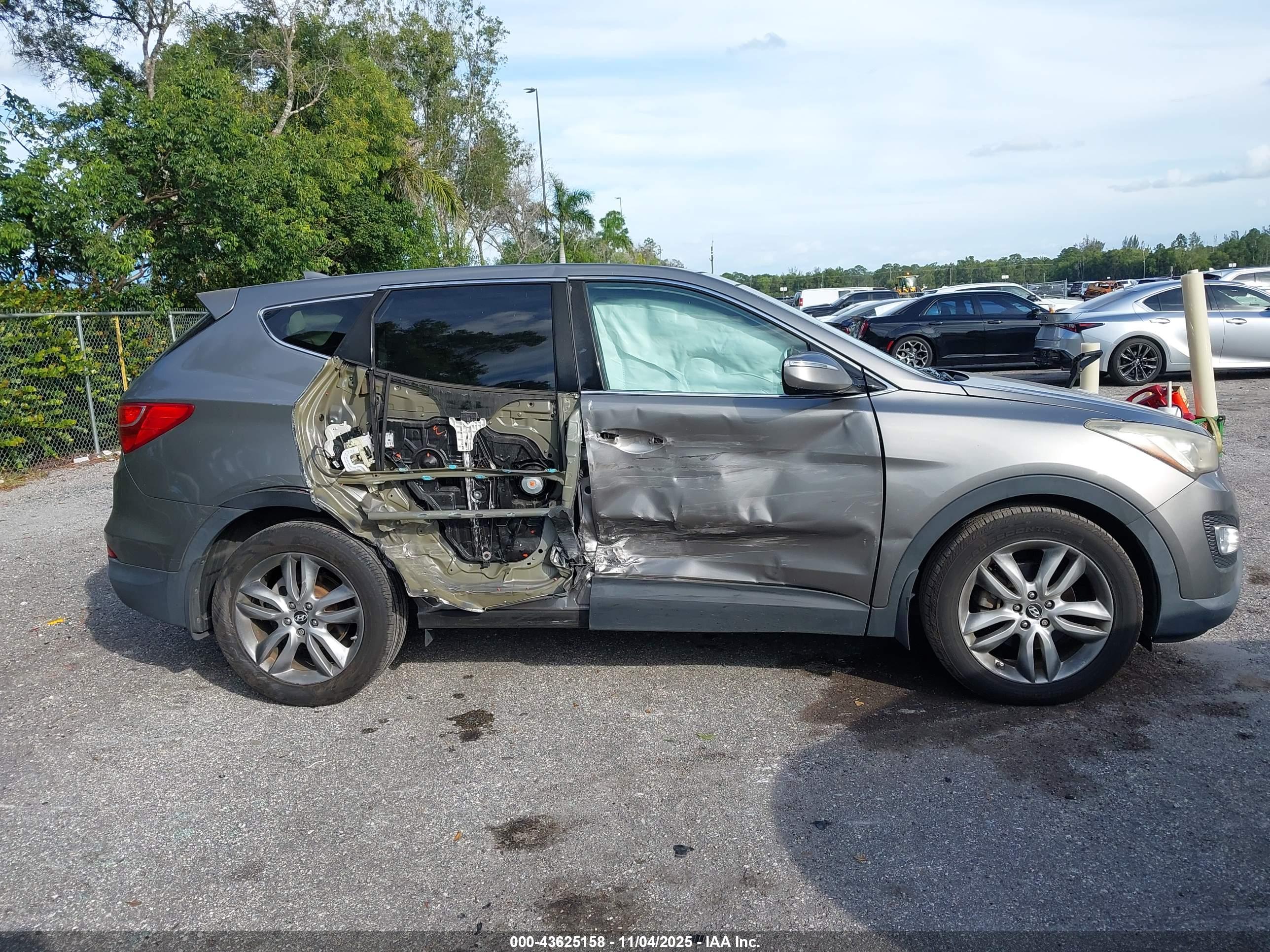 HYUNDAI SANTA image 6