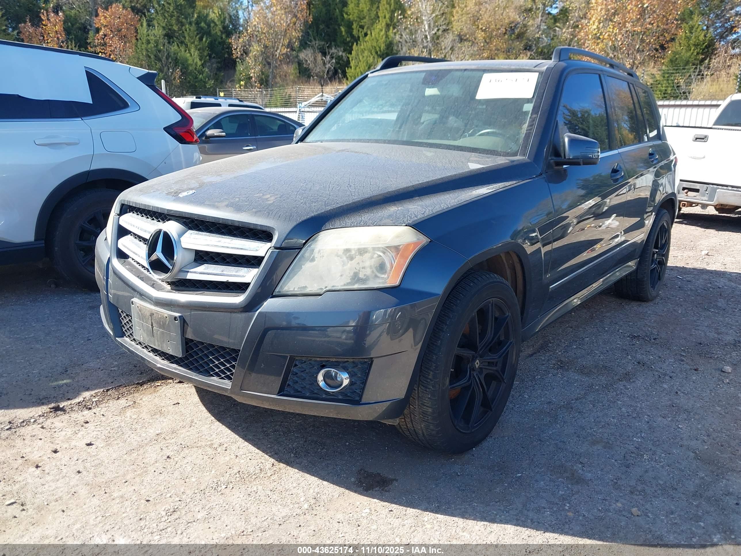 MERCEDES-BENZ GLK image 2