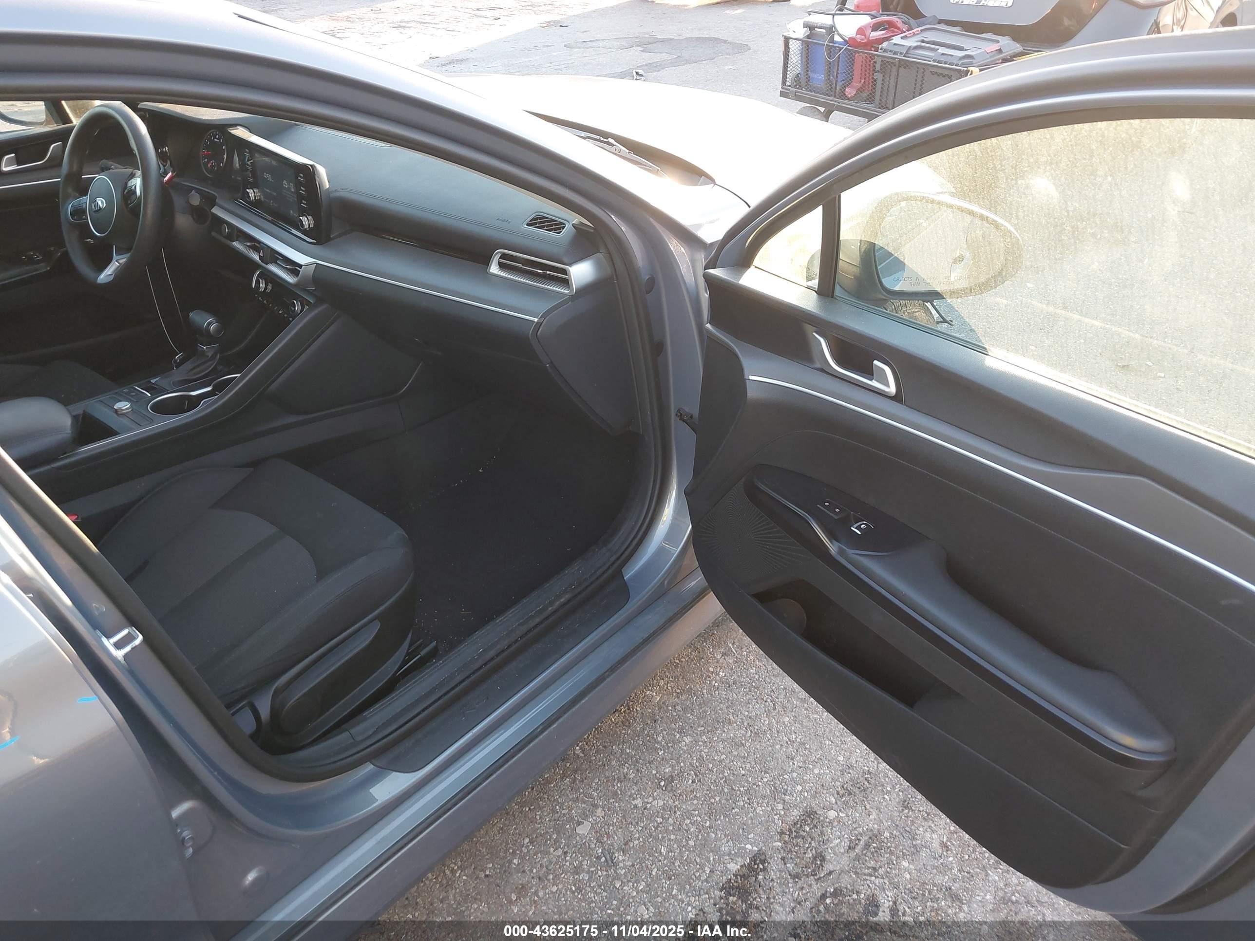 KIA K5 image 5