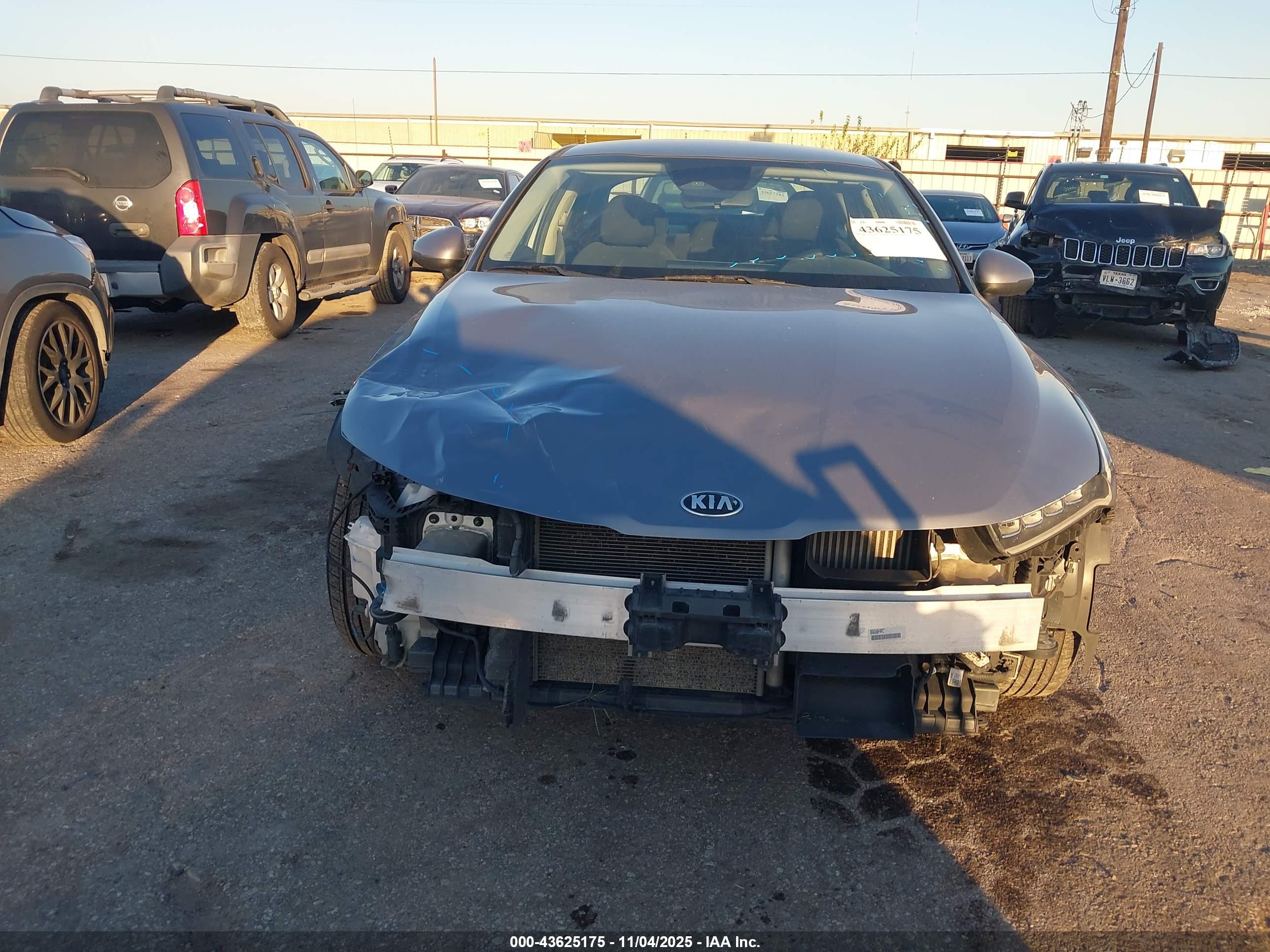KIA K5 image 6