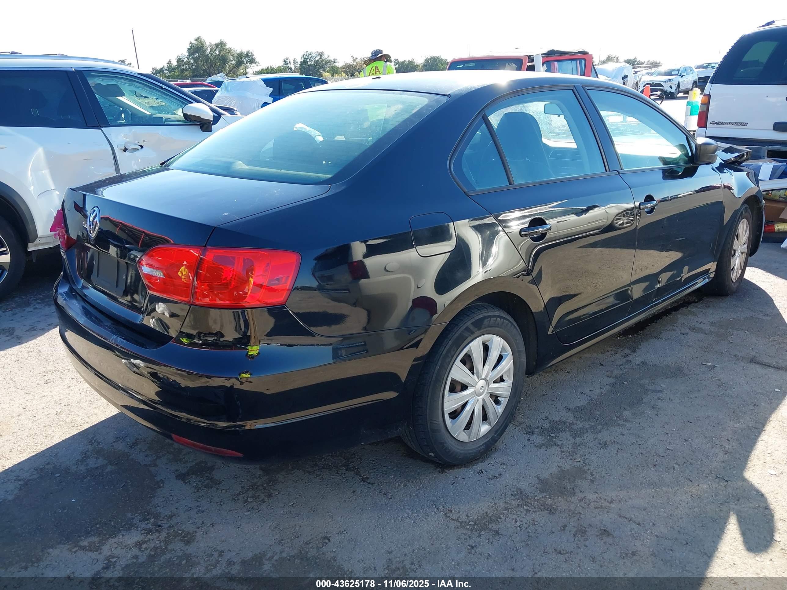 VOLKSWAGEN JETTA image 4
