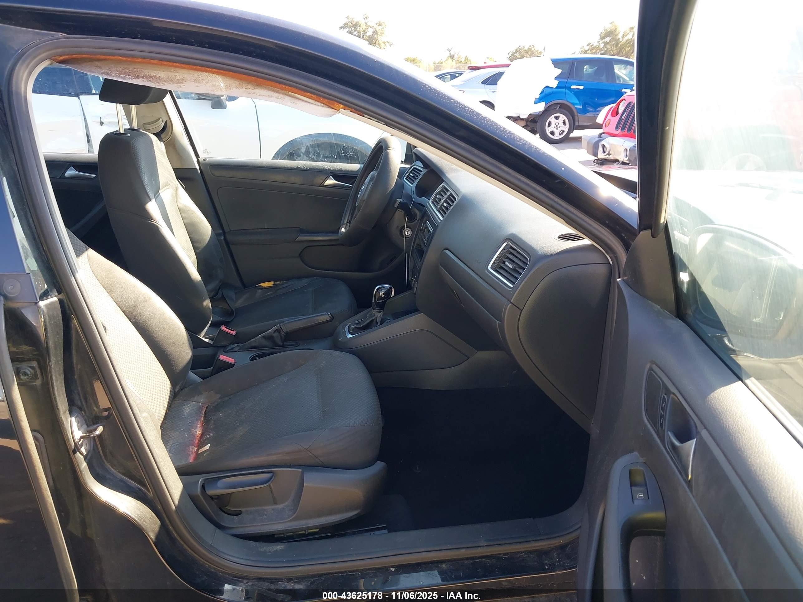 VOLKSWAGEN JETTA image 5